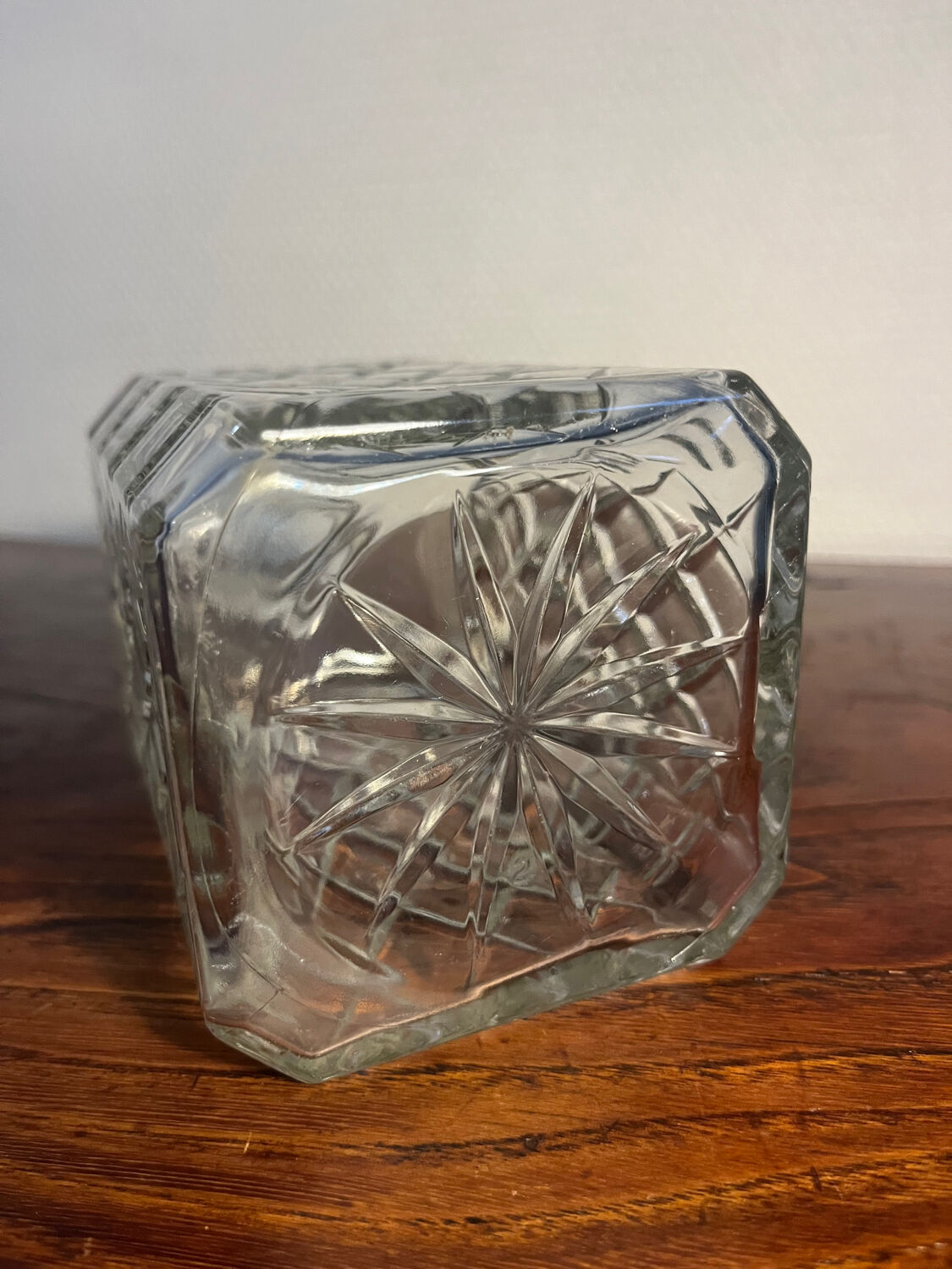 Rectangular carafe in cut glass, Bohemian crystal style