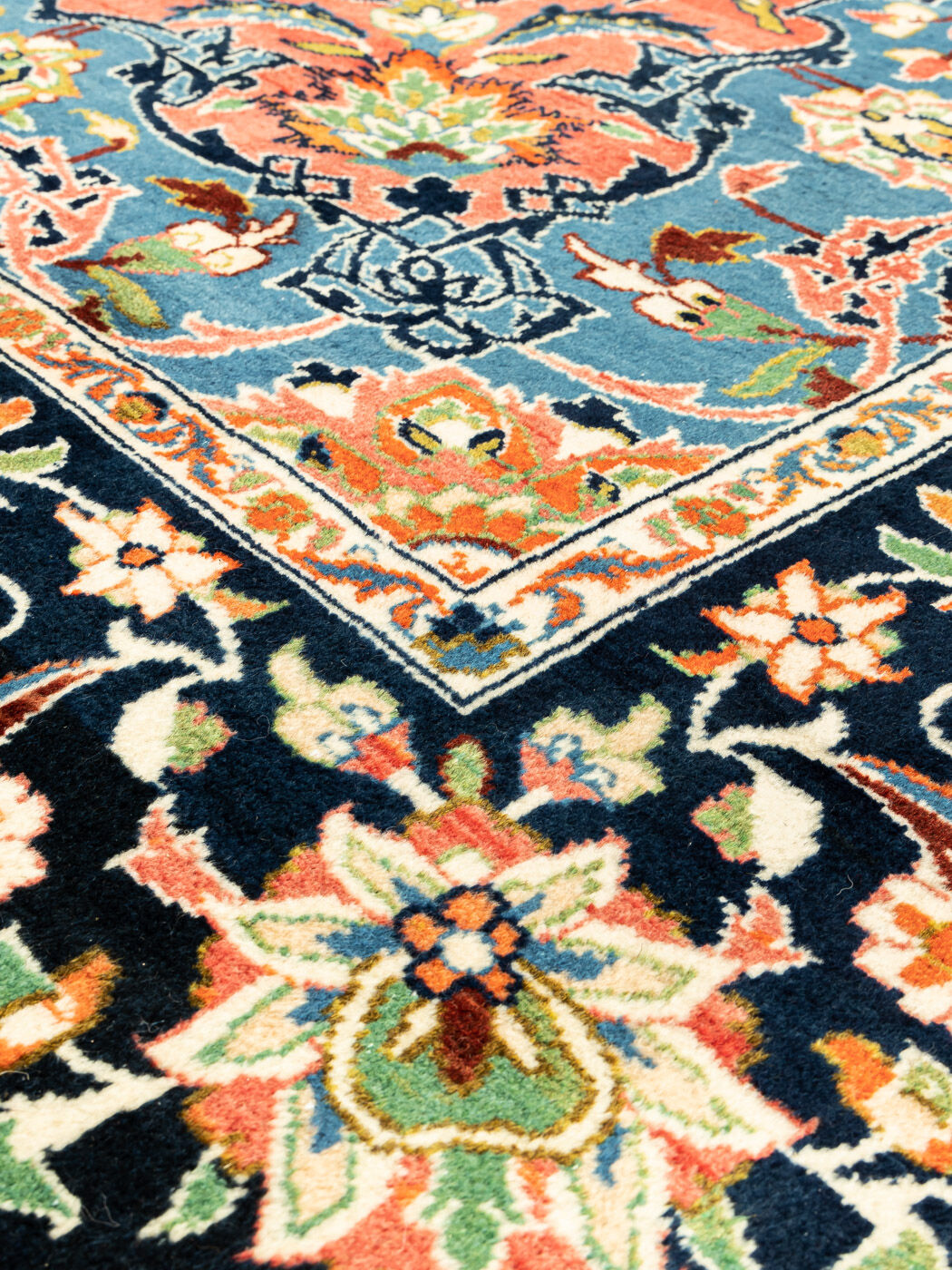 1960s Keshan carpet 386x245cm