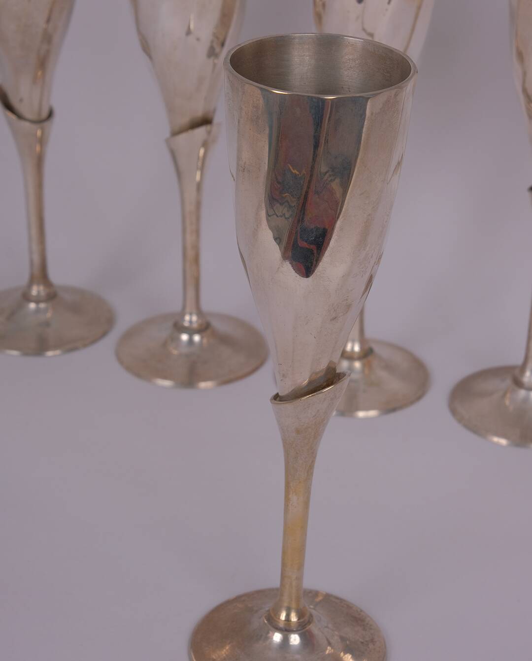 Silver-plated metal flutes x6