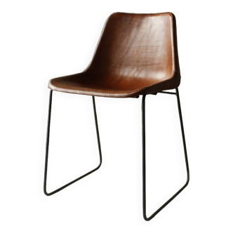 2 chaises en cuir et métal