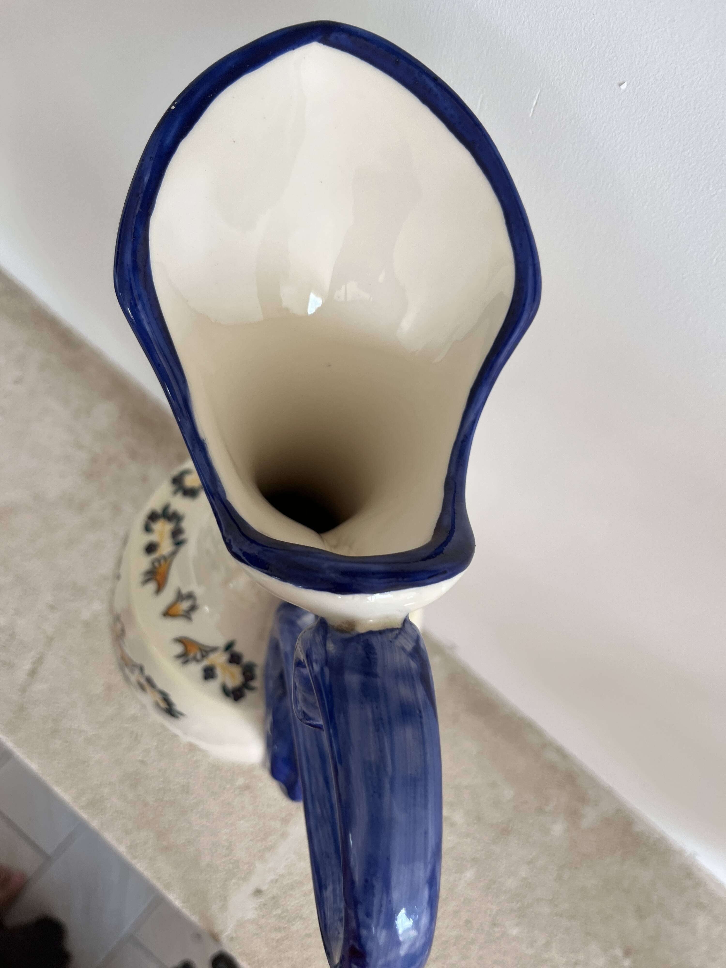 Porcelain jug limcolor