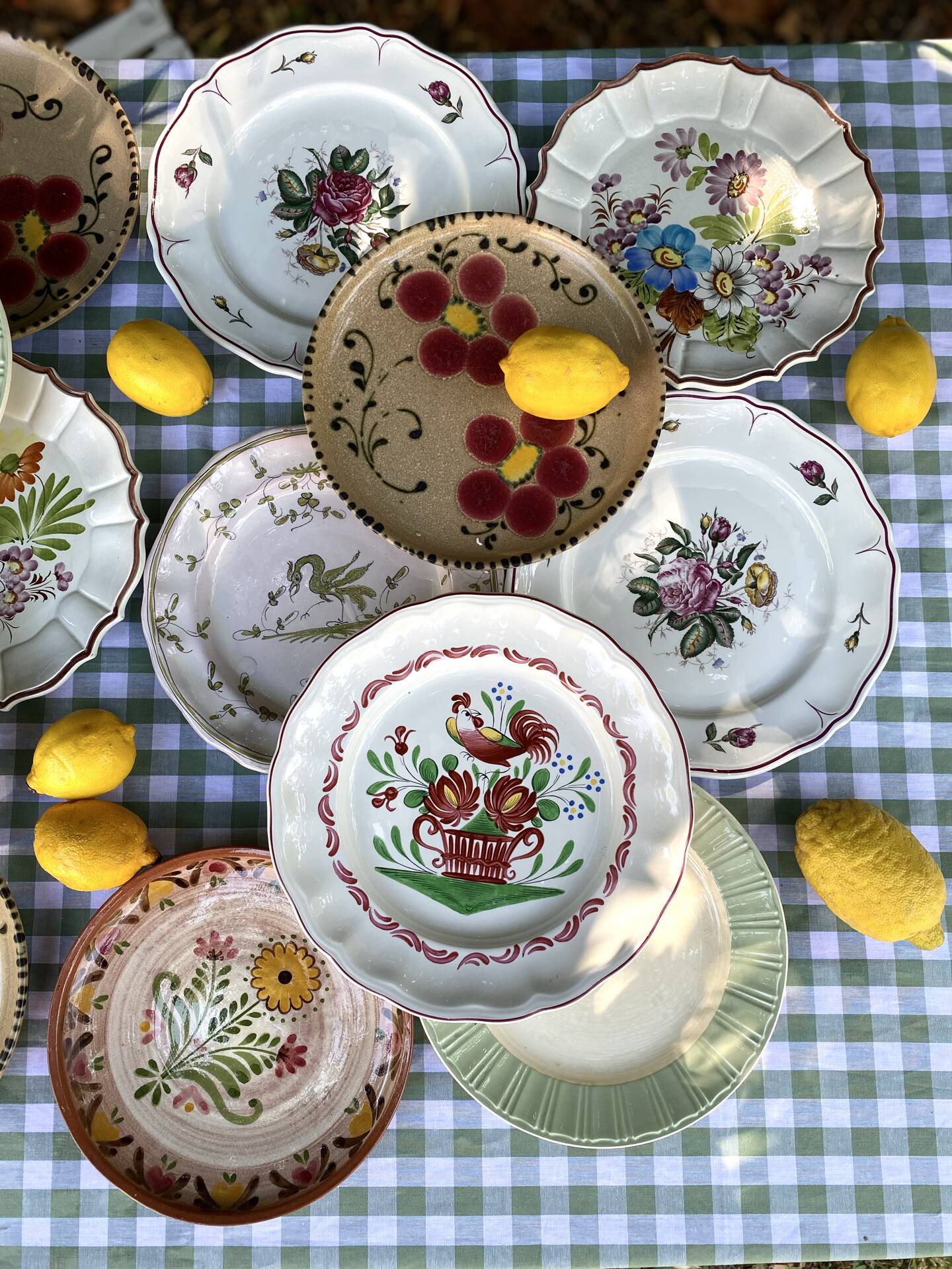 Exceptional set of 15 large mismatched plates.