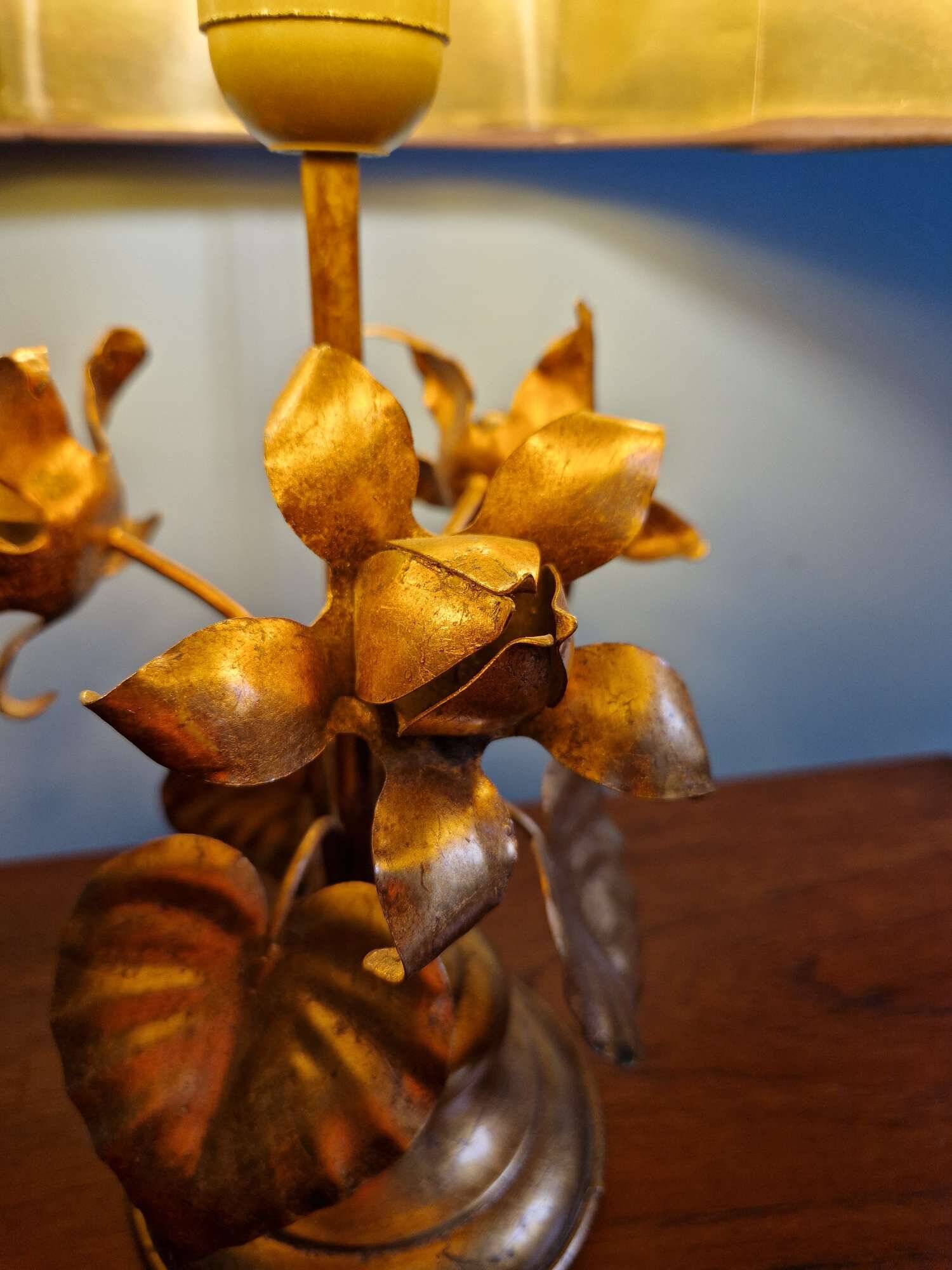 Lampe de table italienne en métal dorée, style Hollywood Regency, 1970