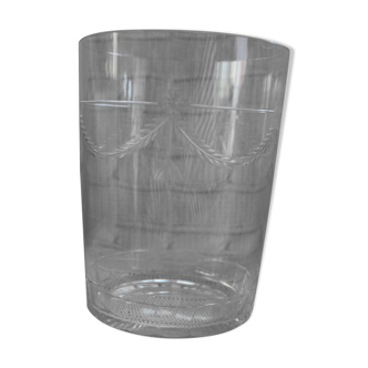 Vase en verre gravé ancien