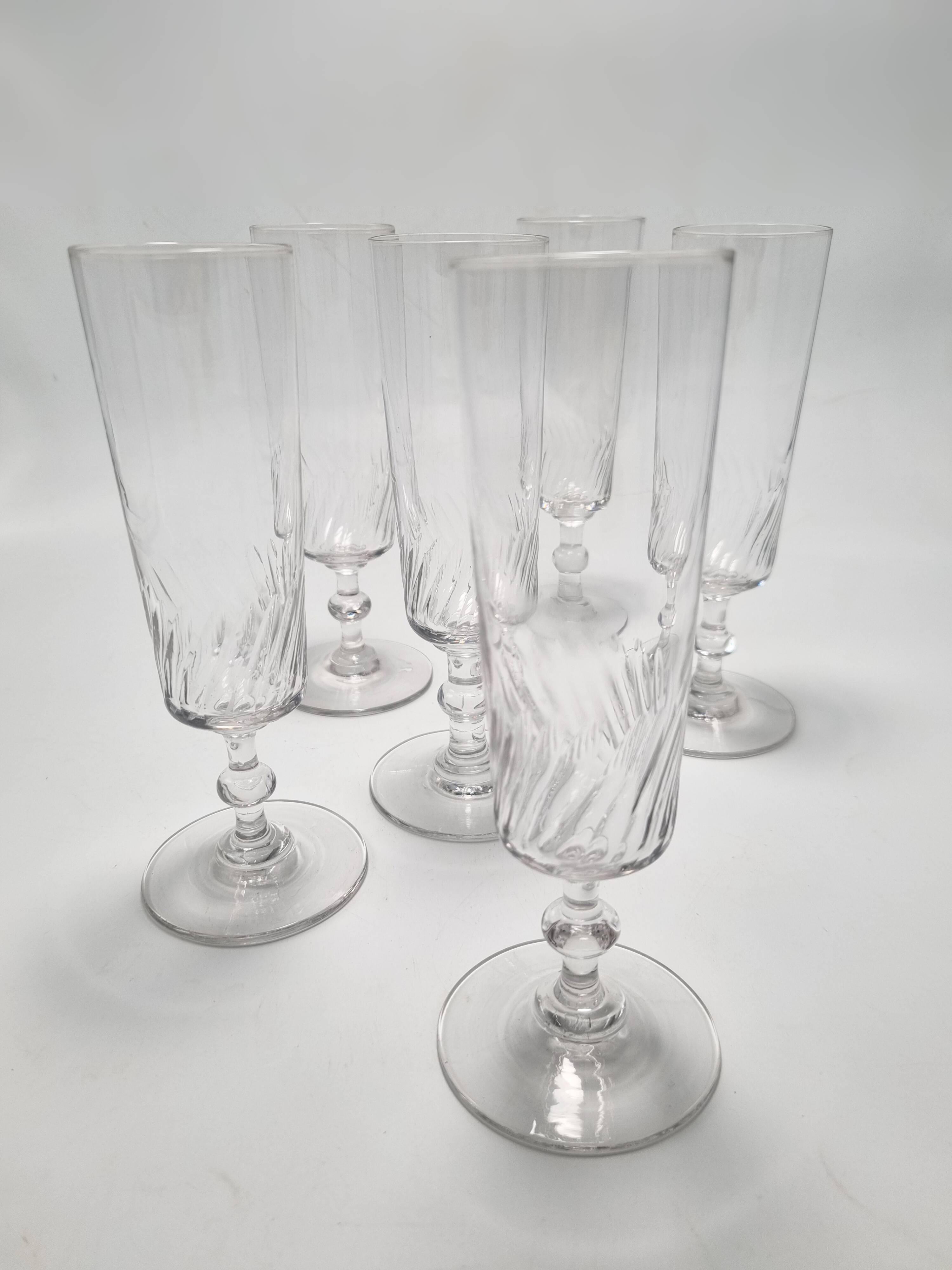 6 champagne flutes