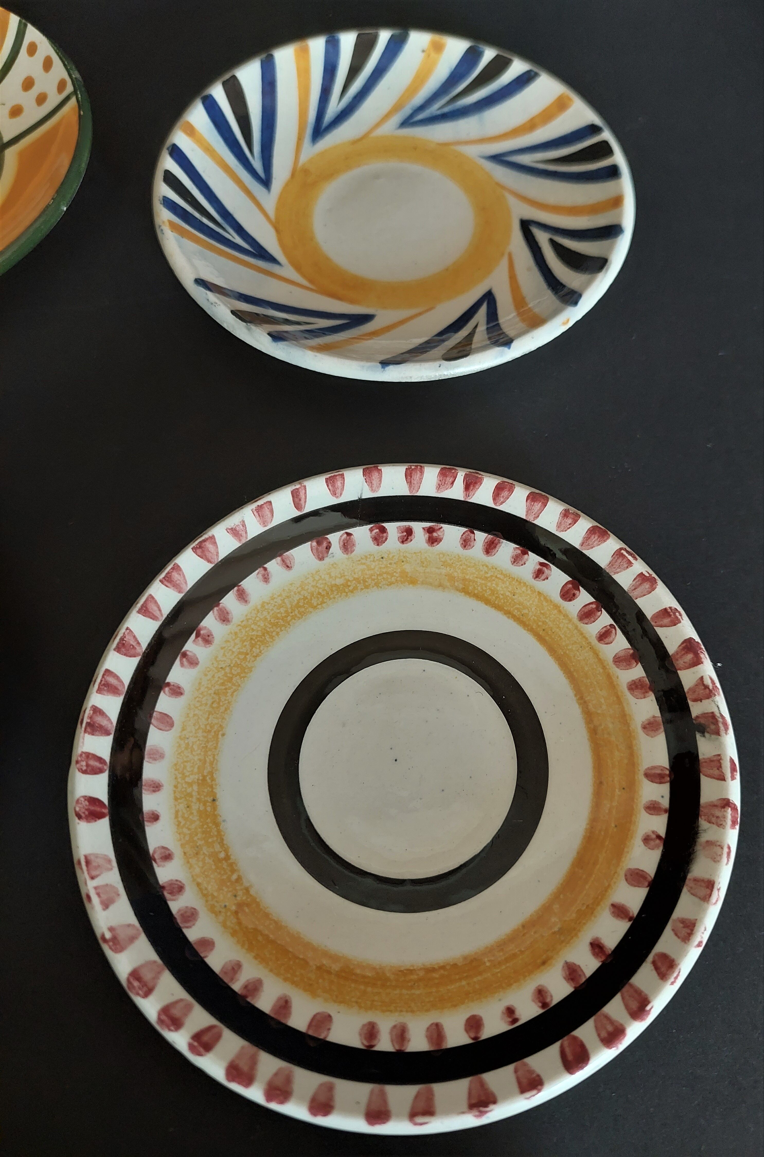 Set of six flat plates in earthenware XXth