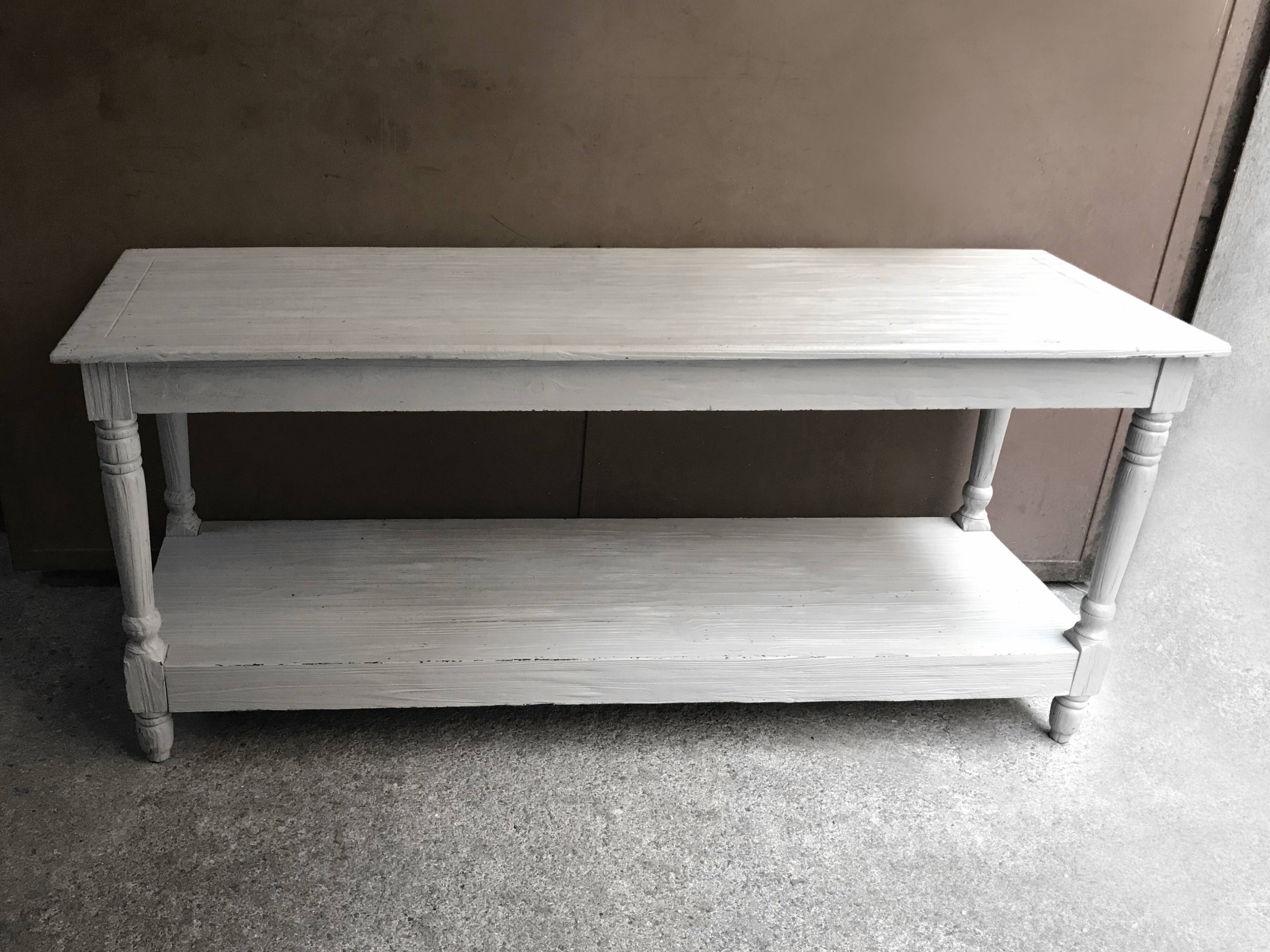 Table of drapier of light grey white color of 1.72 meters