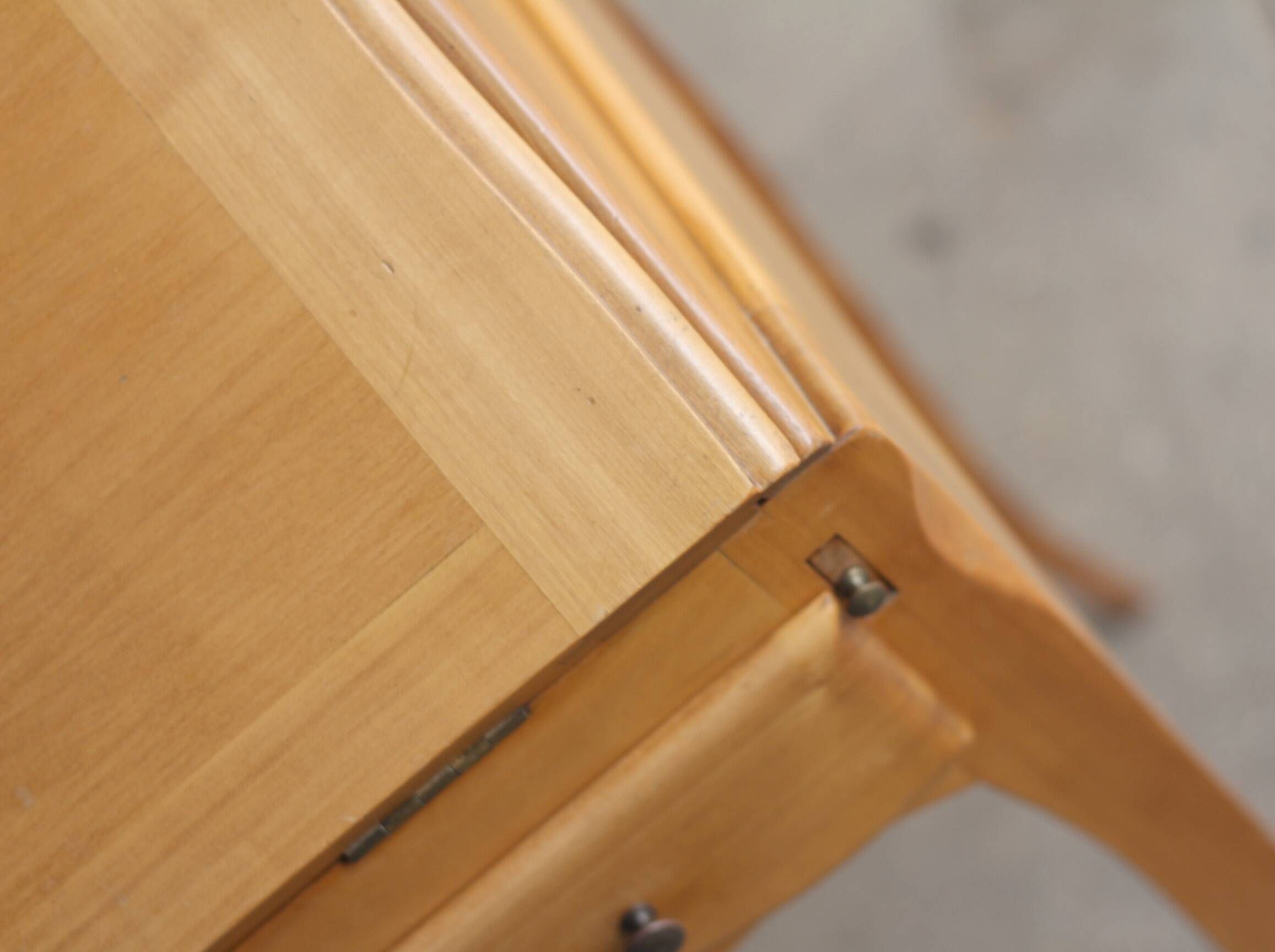 Sloped wooden desk in light wood, ideal for remote work. Secret drawer.