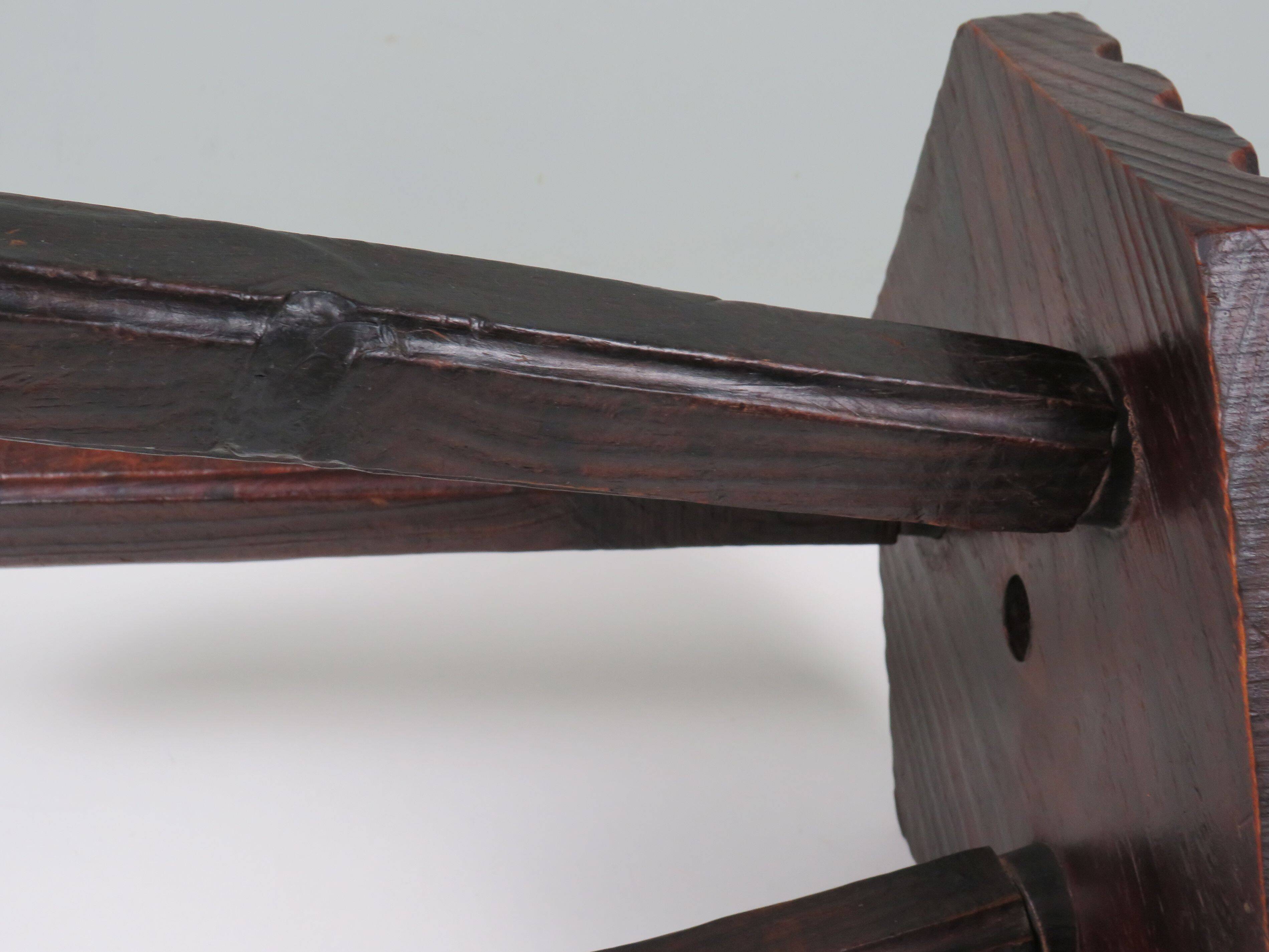 Rustic Spanish stool in solid wood – Handcrafted – 20th century