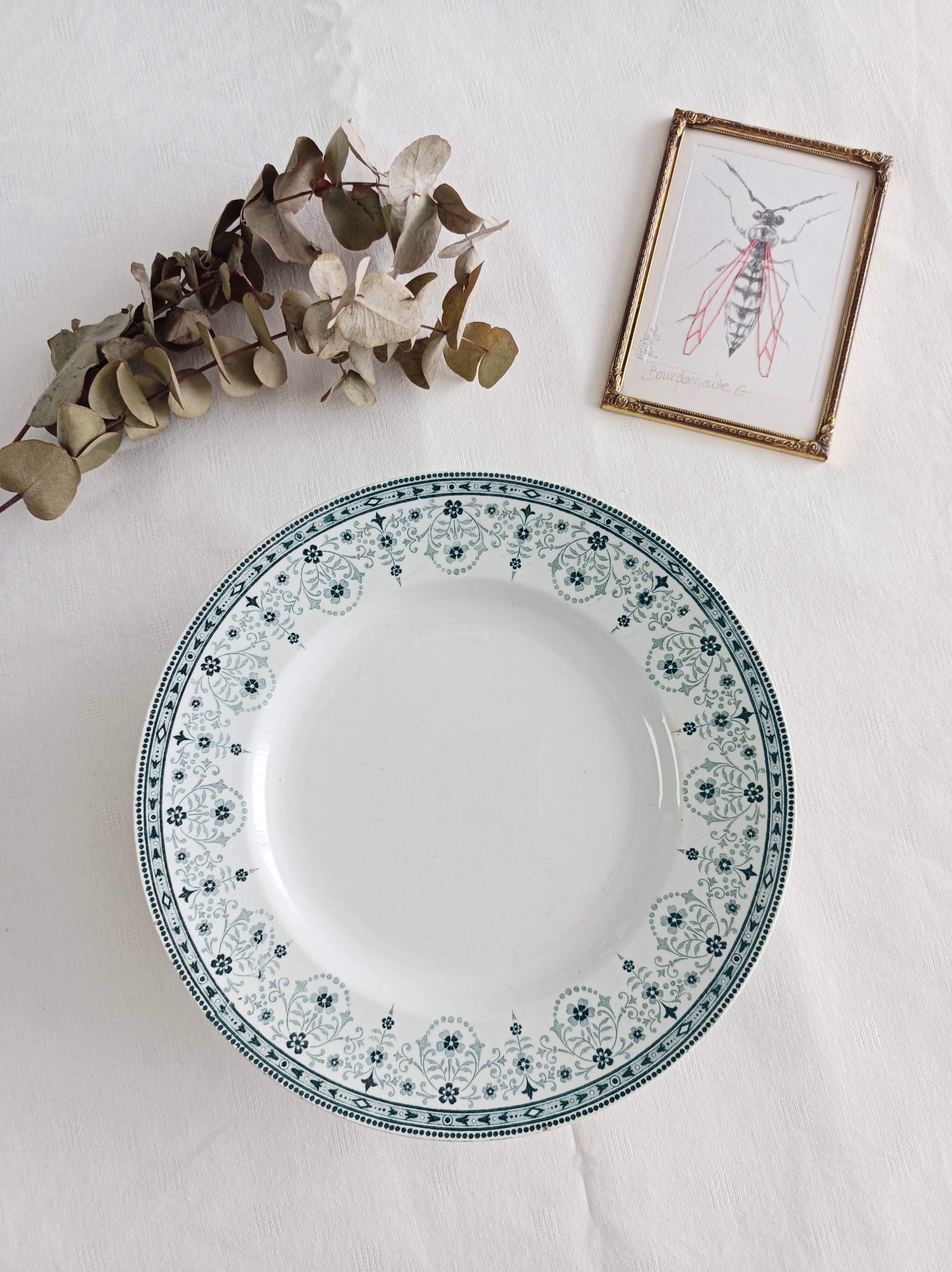 Iron earth mounted plate Moulin des loups and Hamage, Marceau