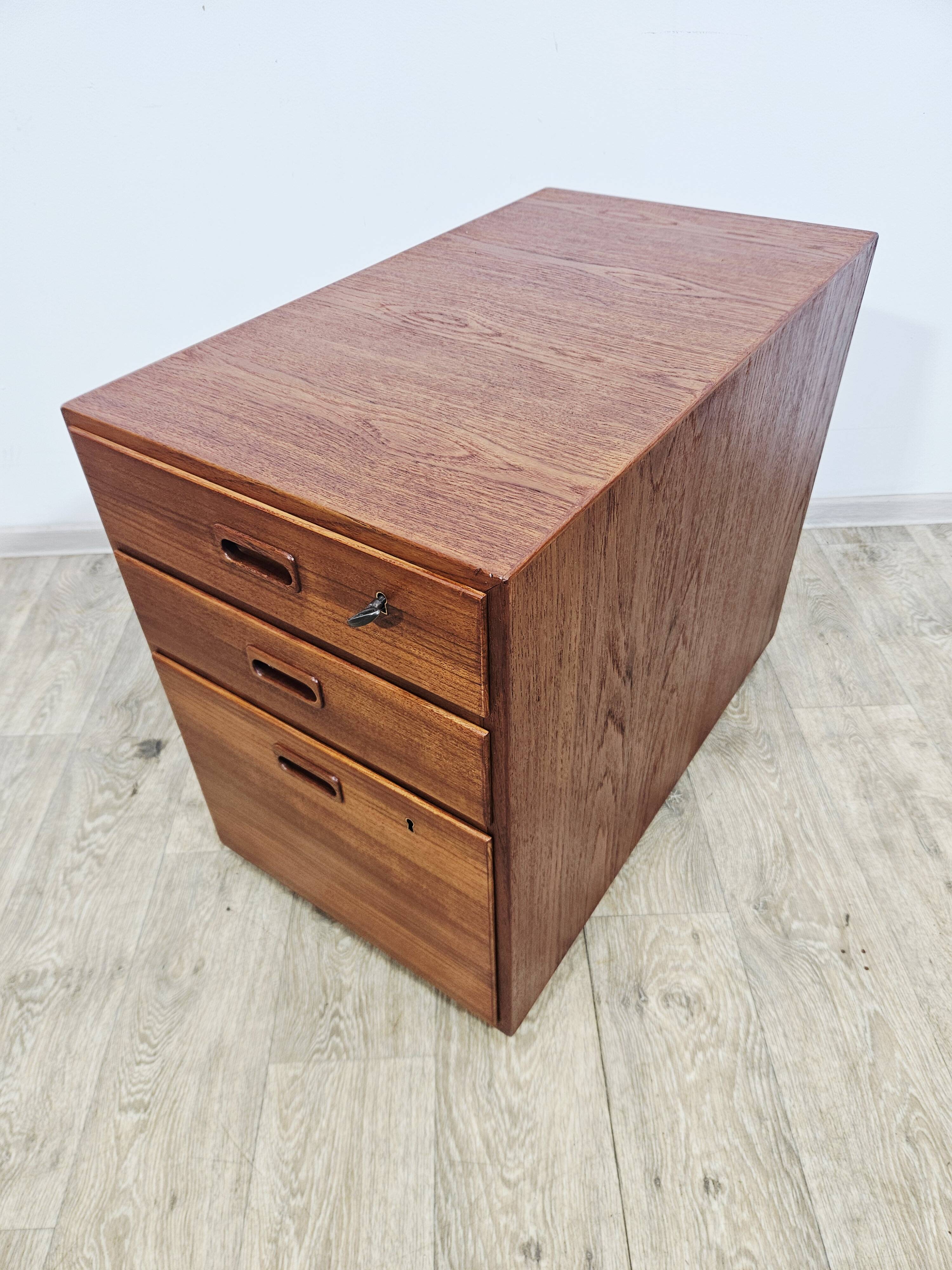 Niels Jonsson for Hugo Troeds: Teak container "Vital", 1960s.