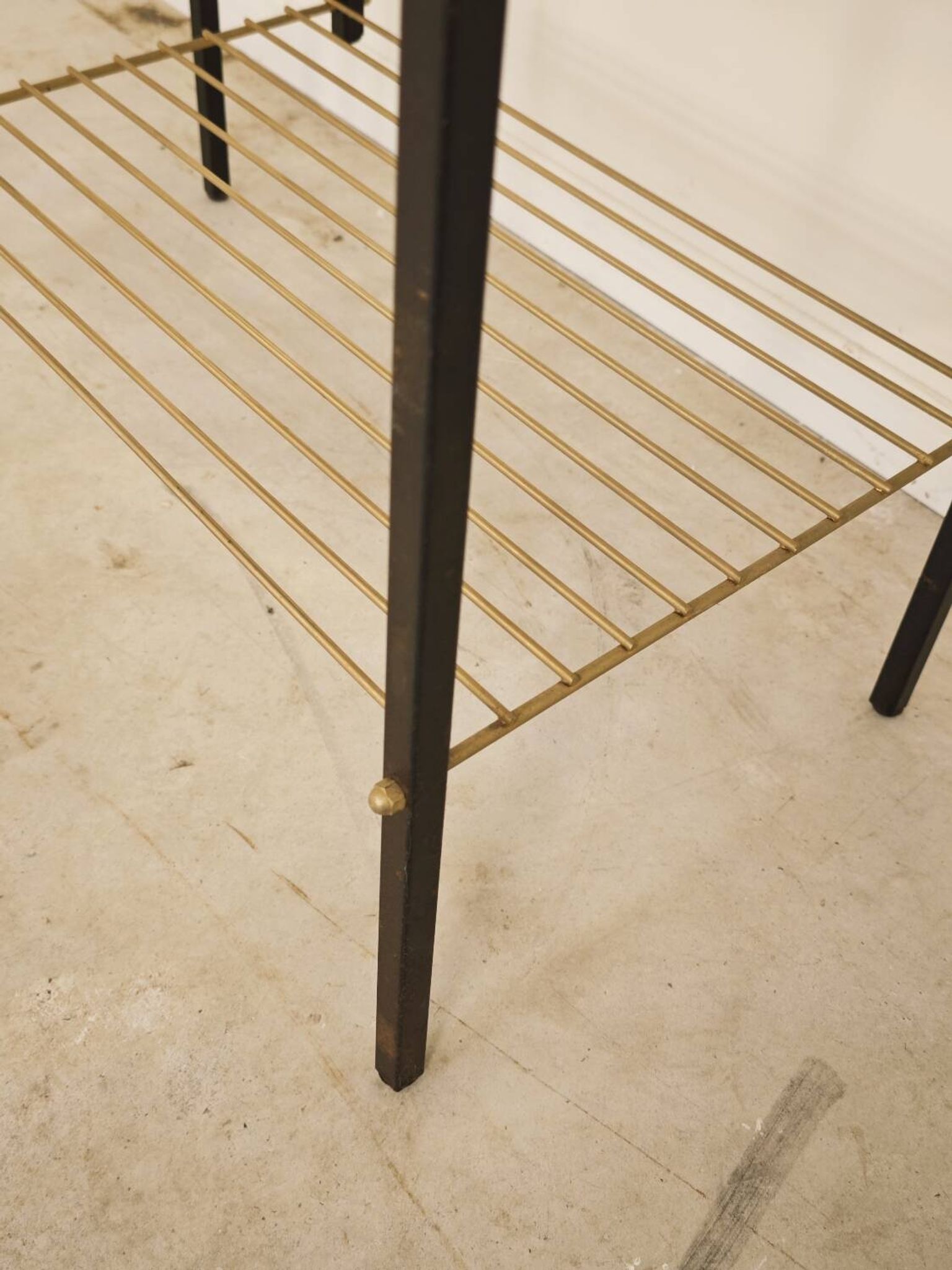 Vintage vinyl serving trolley in wood and gold metal