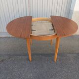Vintage table with integrated extension