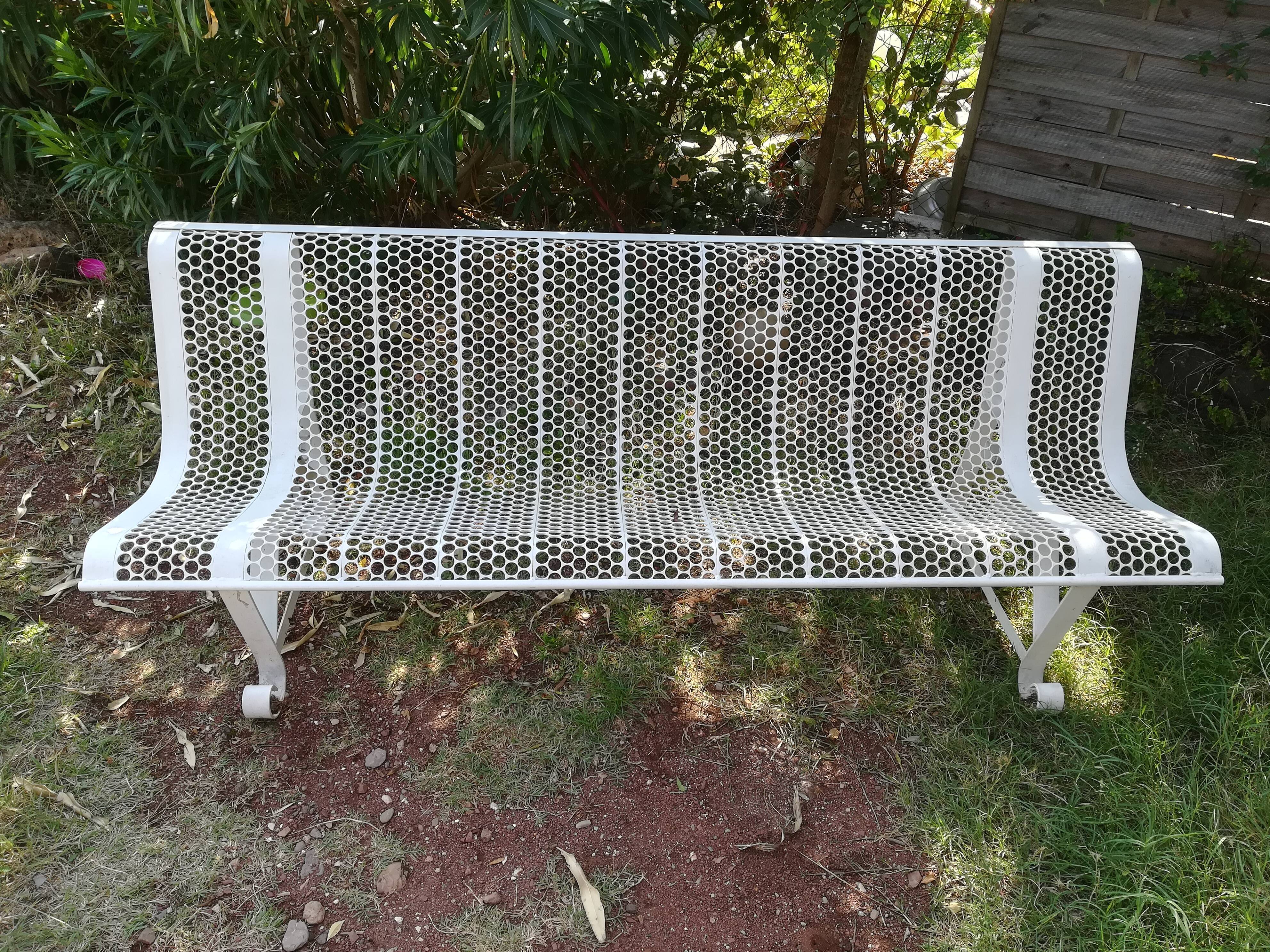 Former public bench in metal René Malaval