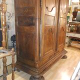 Regency period wardrobe 1715-1723 in solid walnut