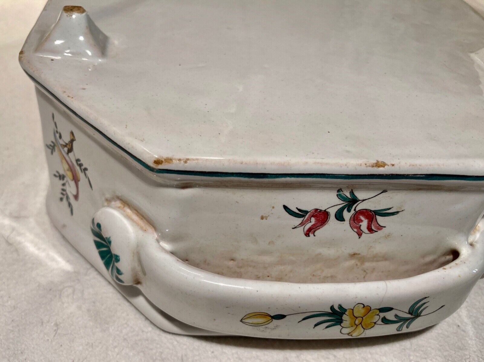 Midtable XVIIIth century decoration to the chinese faience de marseille signed vp for veuve perrin