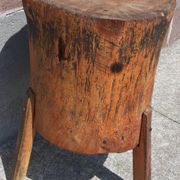 Table ou billot de boucher ancien tripode.