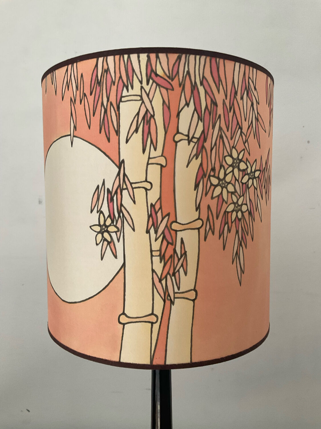 Vintage lamp in wood and silk