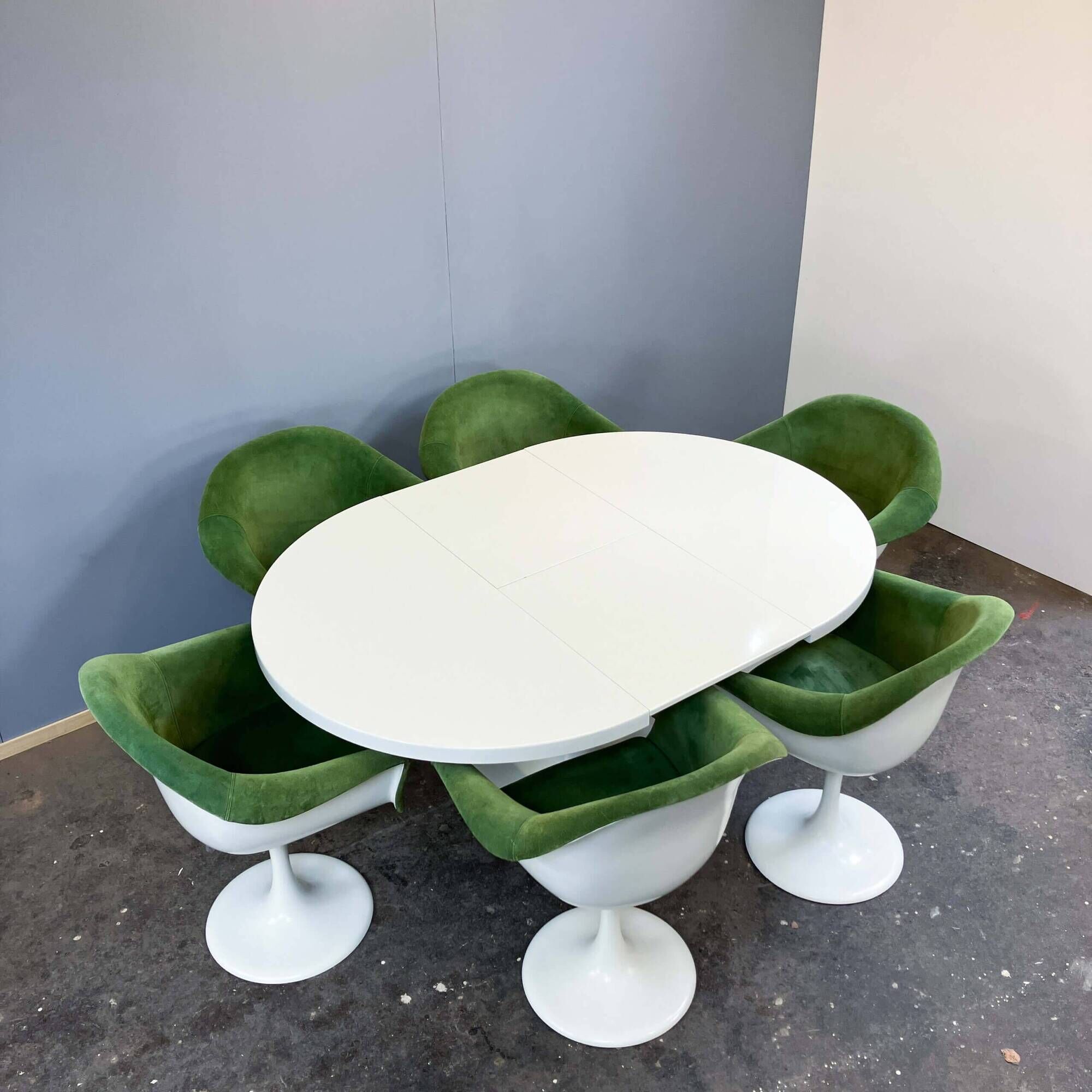 Space-age design icons: ‘Set-Line’ dining set by K. Schäfer for Lübke, 1960s