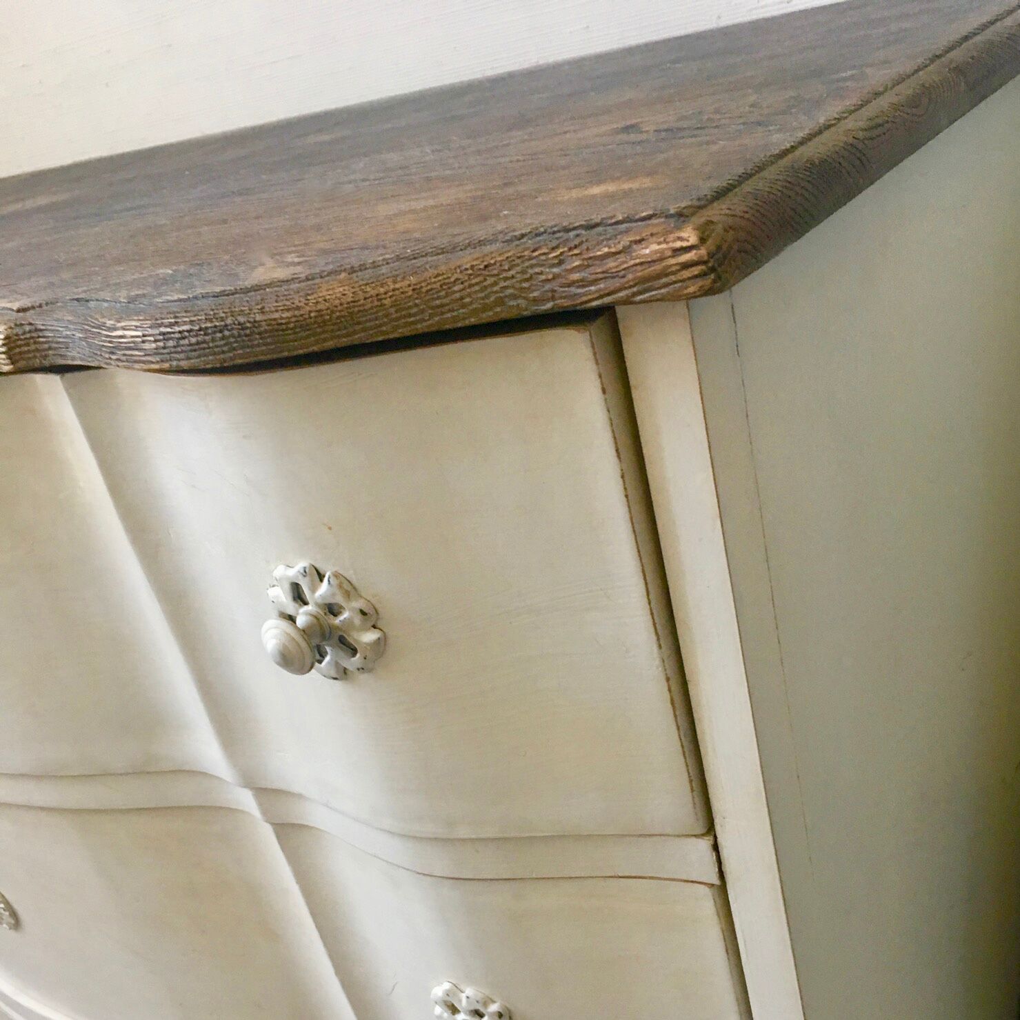 Dresser old patina white cream