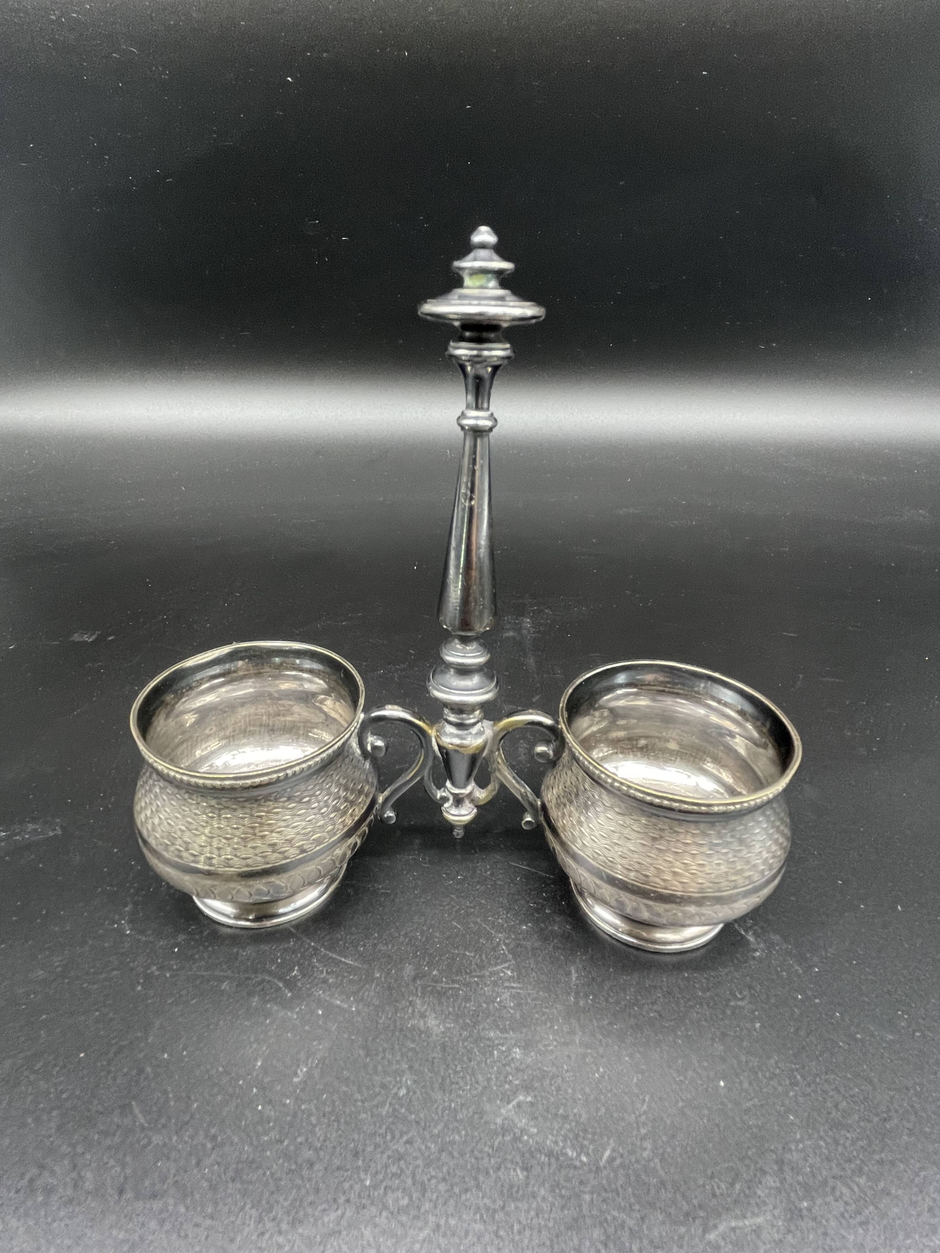 Double salt dish, silver metal, round base, socket, engraved decor, table decoration, chic, hallmark