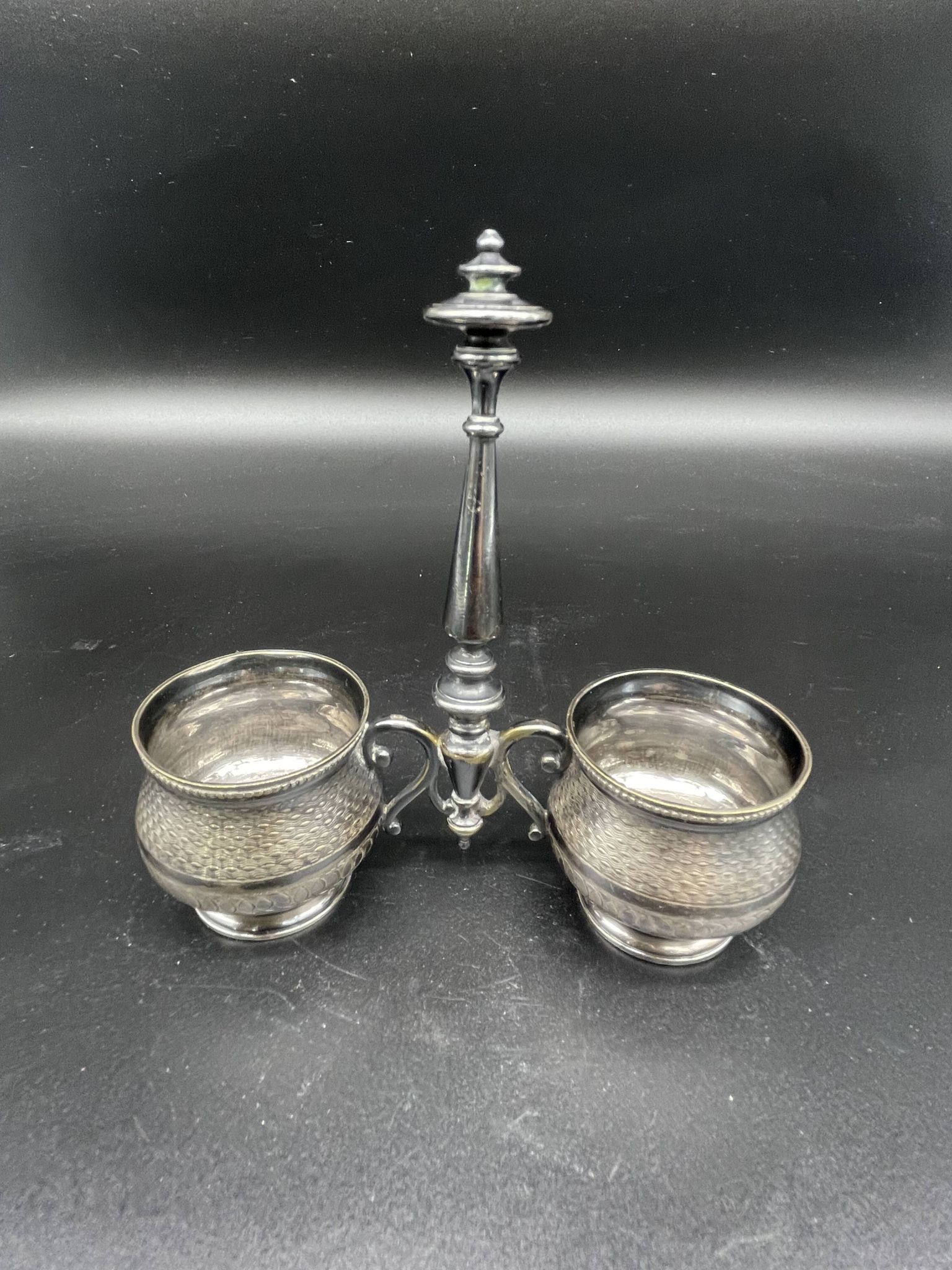 Double salt dish, silver metal, round base, socket, engraved decor, table decoration, chic, hallmark