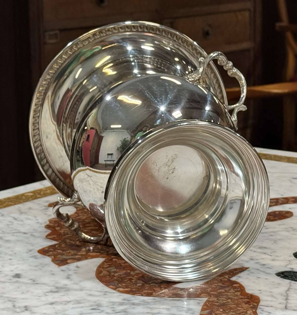 Silver-plated metal ice bucket