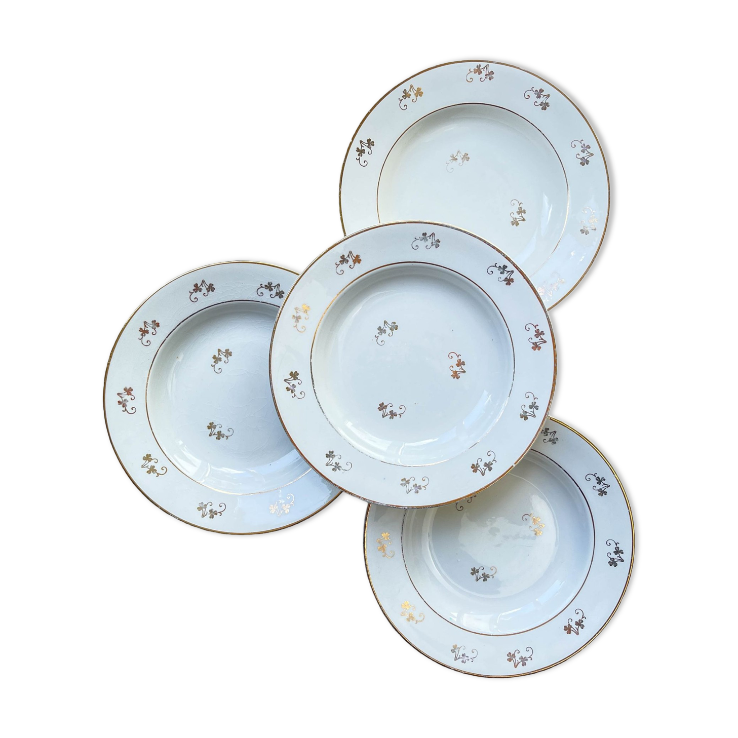 4 white porcelain L'Amandinoise soup plates with gold floral pattern