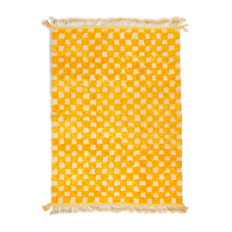 Tapis berbère à damiers jaune et blanc