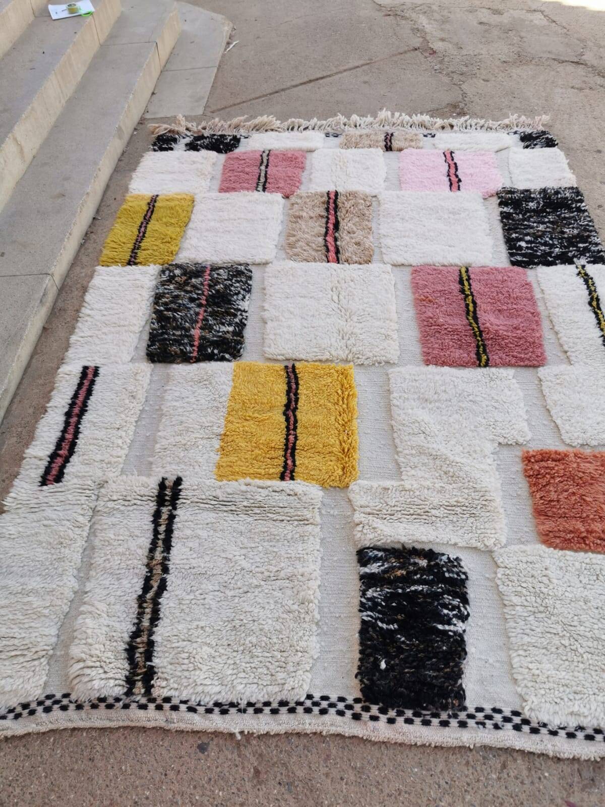 Tapis Beni Ouarain Patchwork – Éclats de Couleurs 250*150 cm