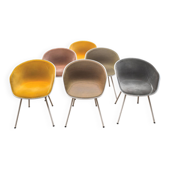 Suite de 6 chaises AAC 27, Hay