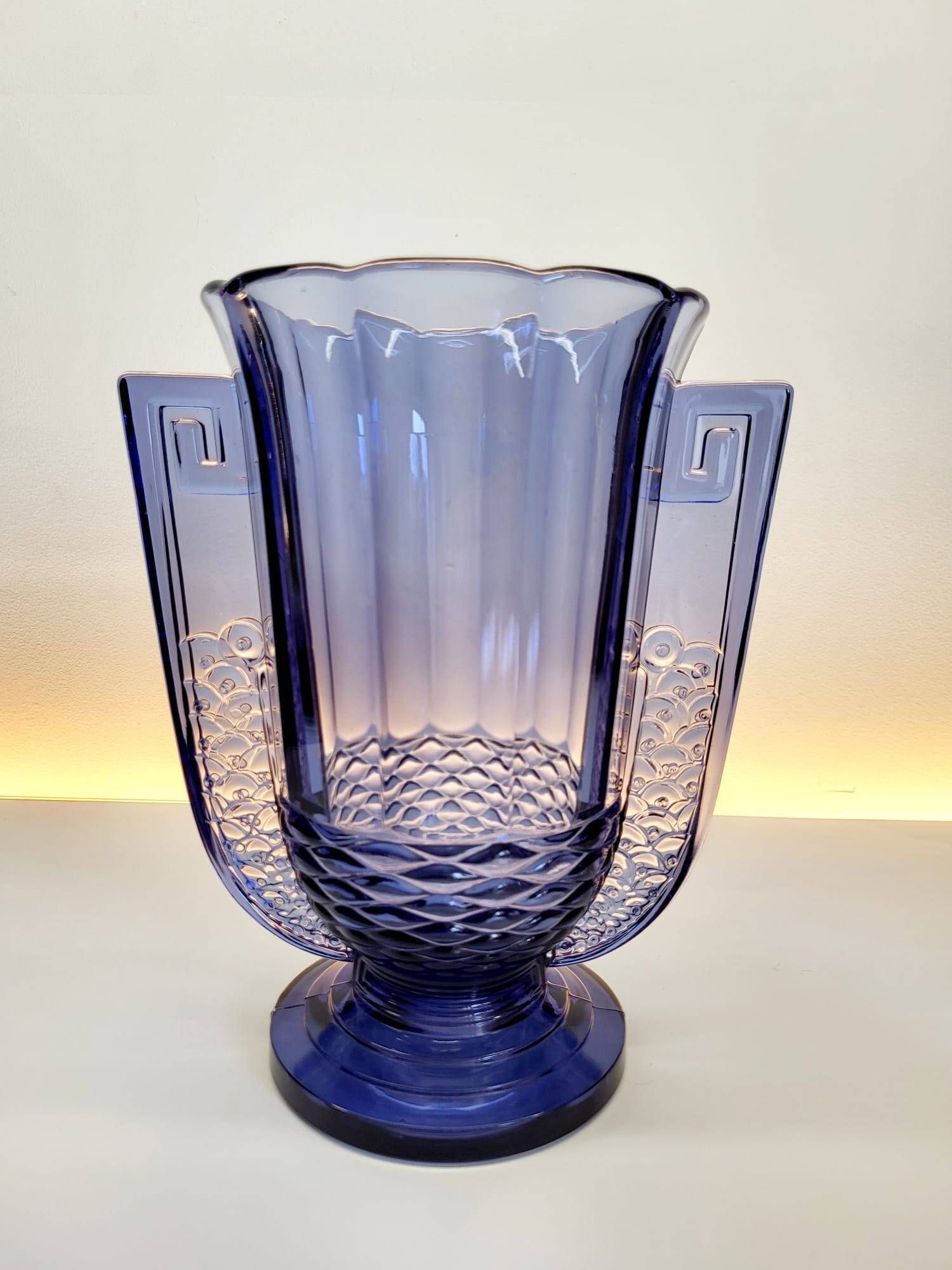 Val Saint Lambert Art deco vaas, serie Luxval model Romeo lila kleur België