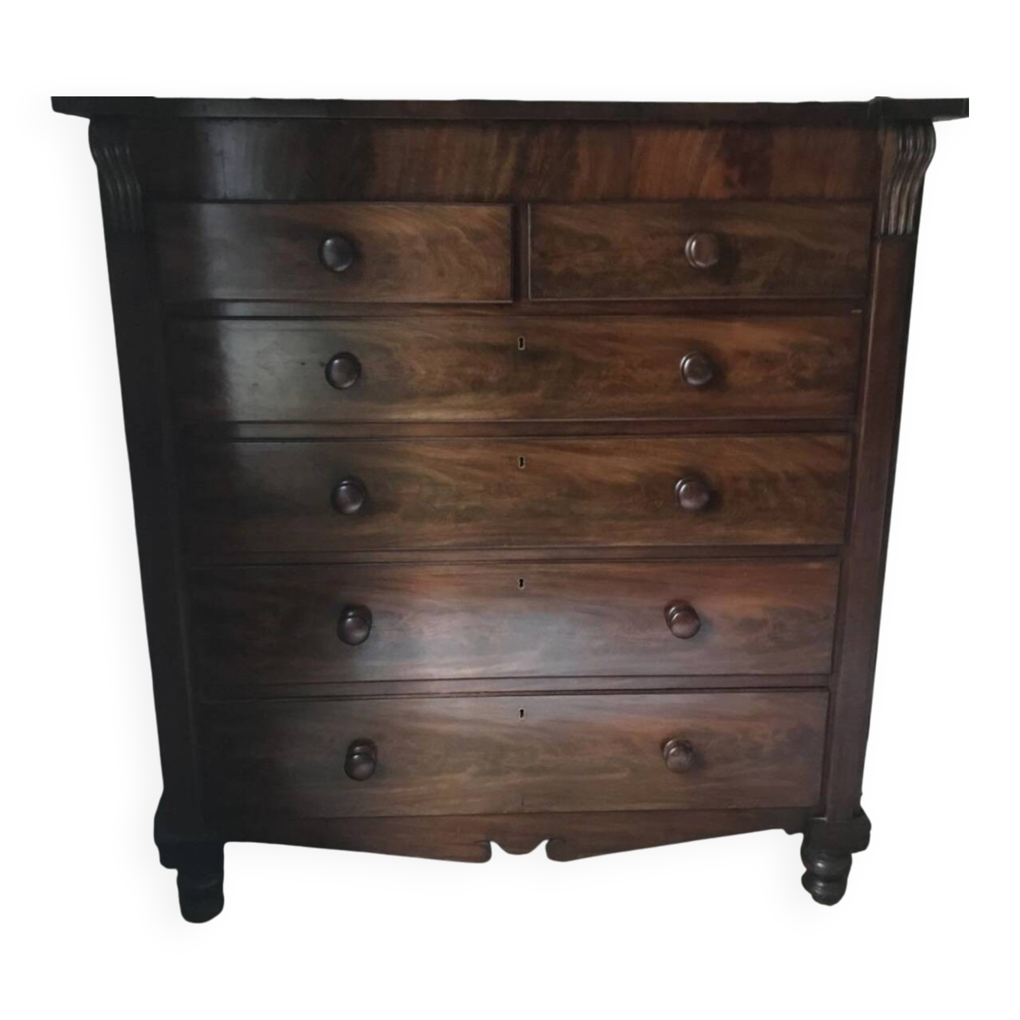 Chest of drawers