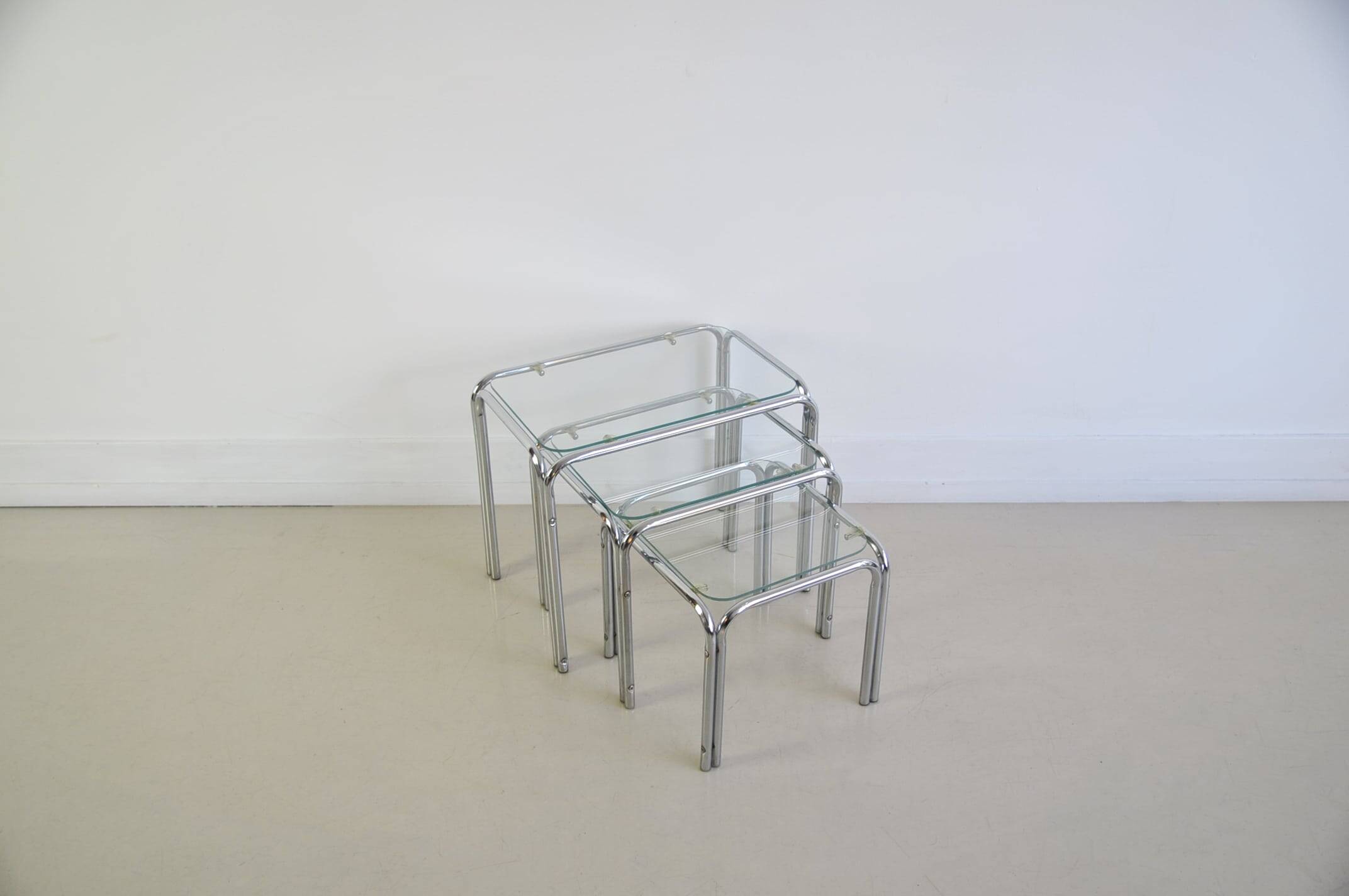 Ensemble de 3 tables gigognes en chrome