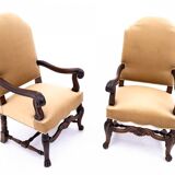 Une paire de fauteuils anciens, Europe occidentale, vers 1900. Après rénovation