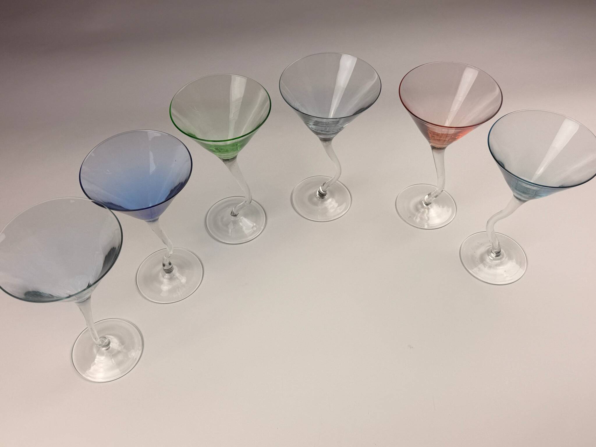 Verres à cocktail vintage à pied torsadé
