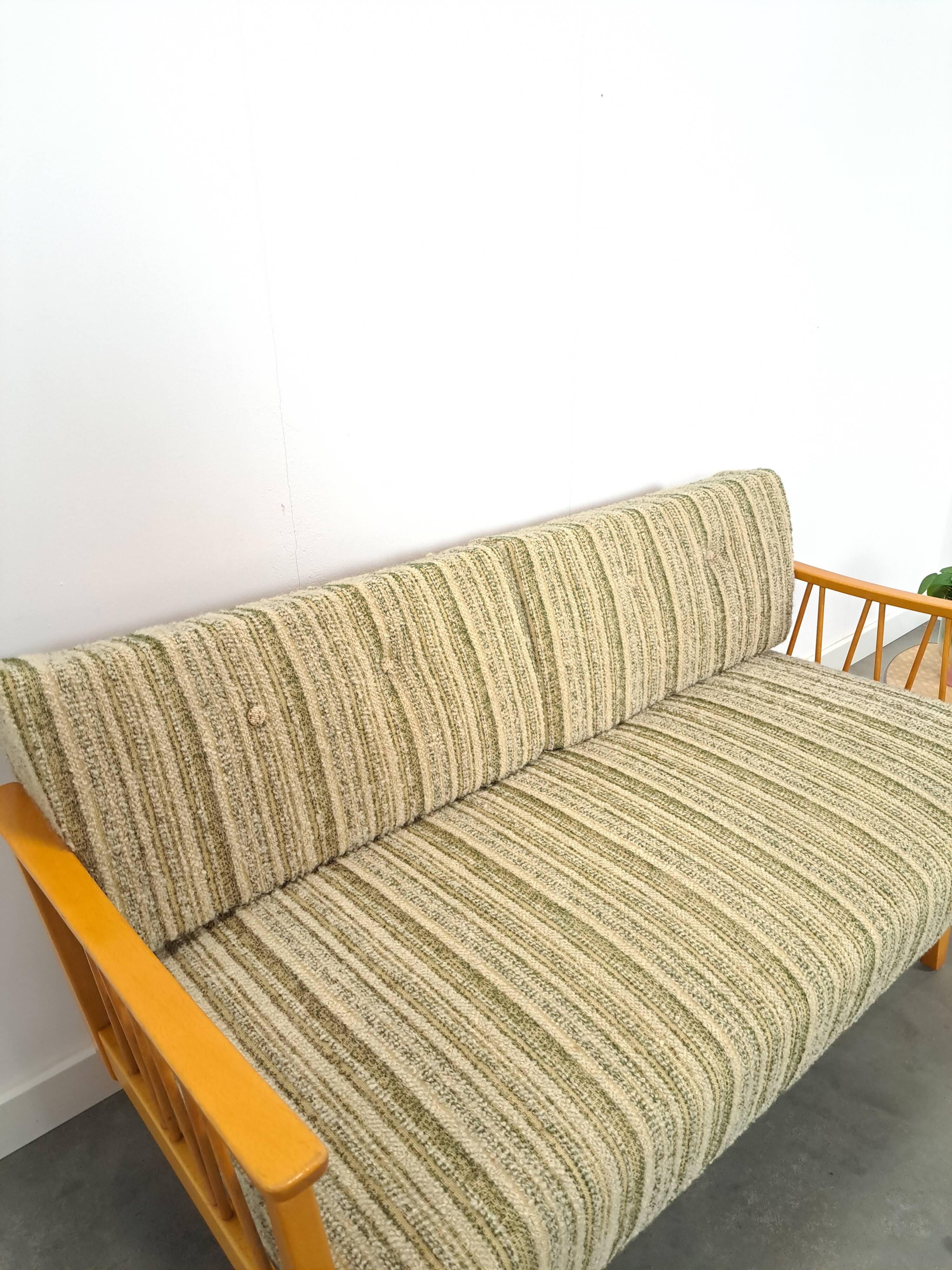 Uitschuifbare slaapbank met kussens, zitbank