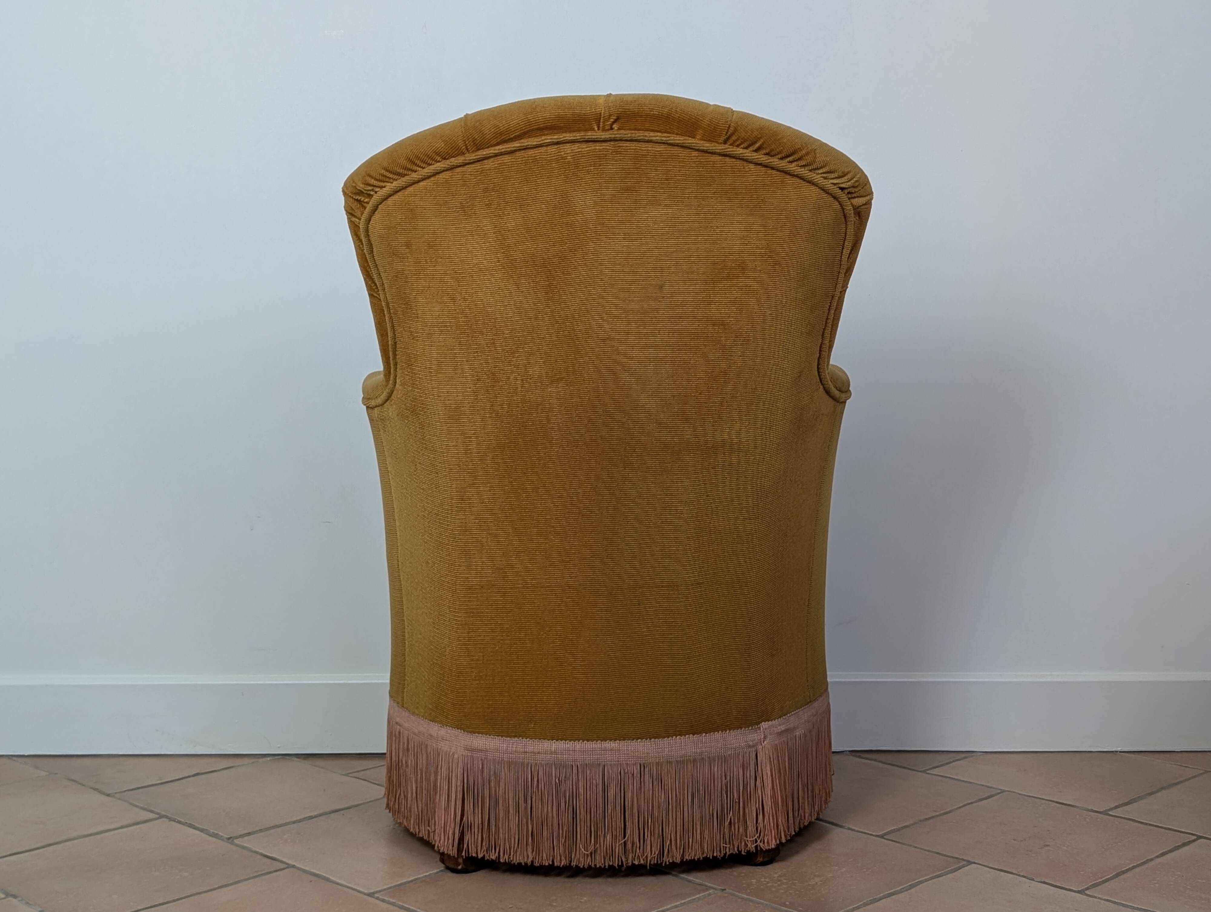 Velvet frog armchair