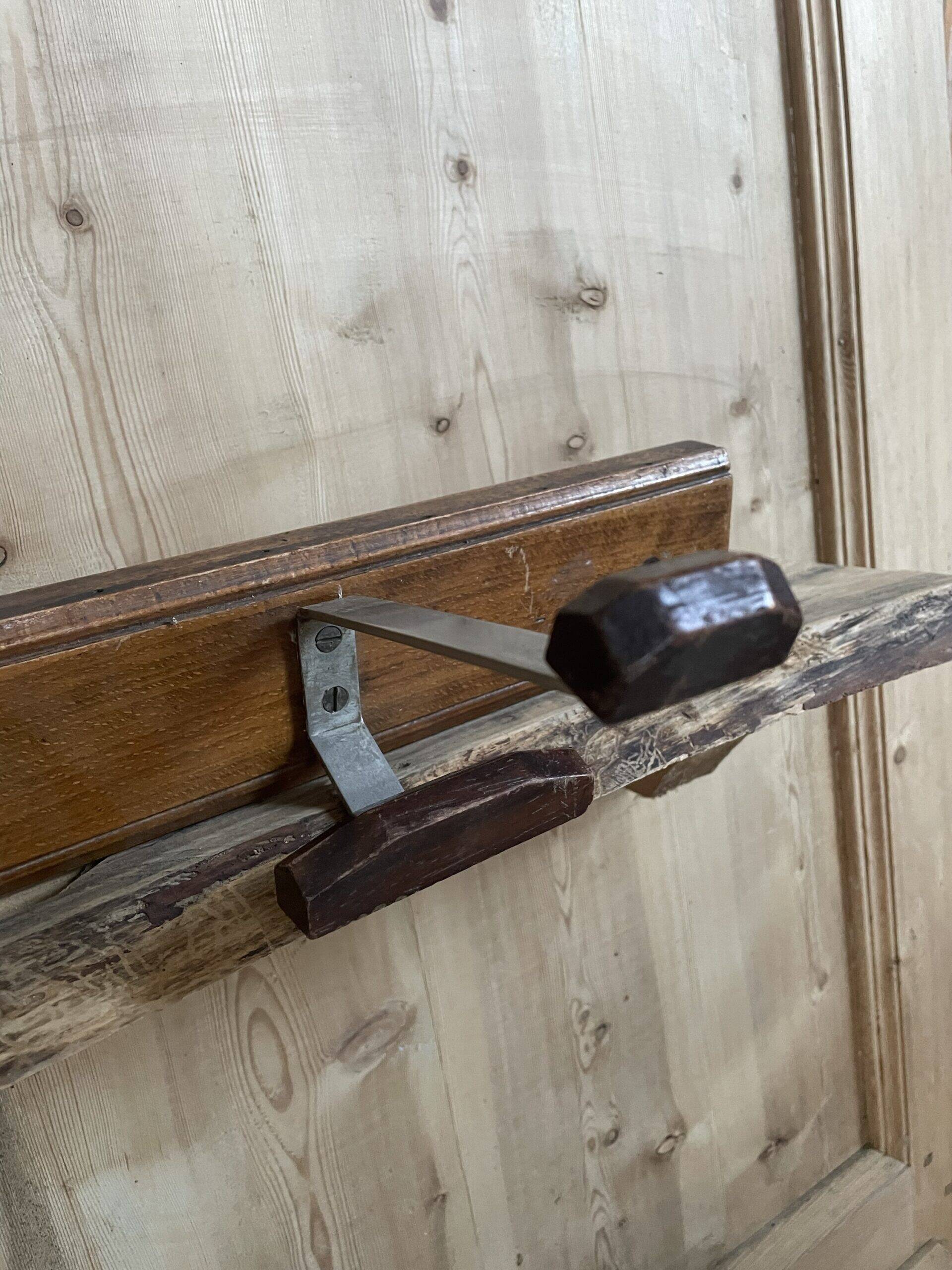 Wall-mounted coat rack