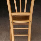 Bistro chair in curved wood (early 20th century).