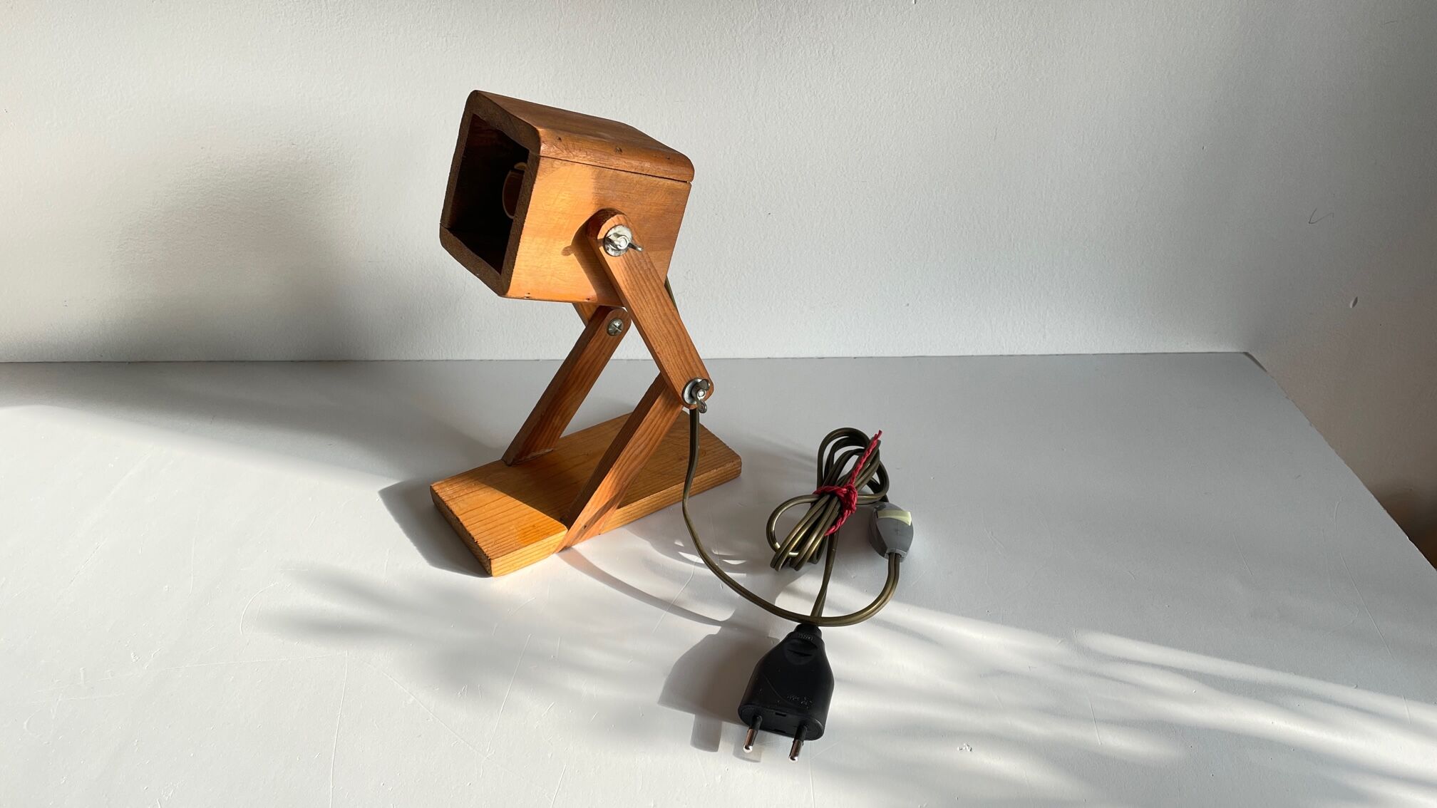 Articulated wooden lamp 70s/80s