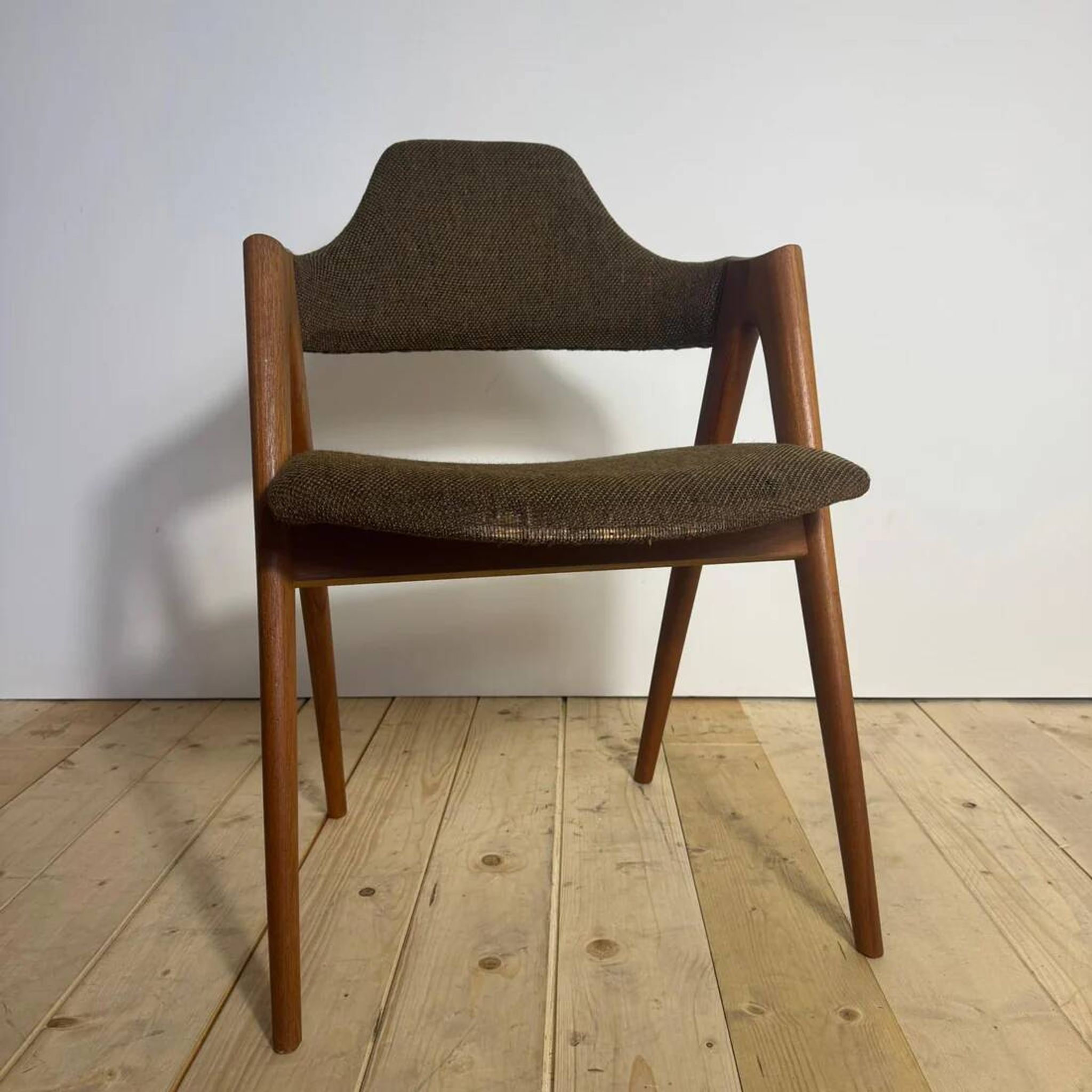 “Compass” chair in teak by Kai Kristiansen – Scandinavian mid-century design