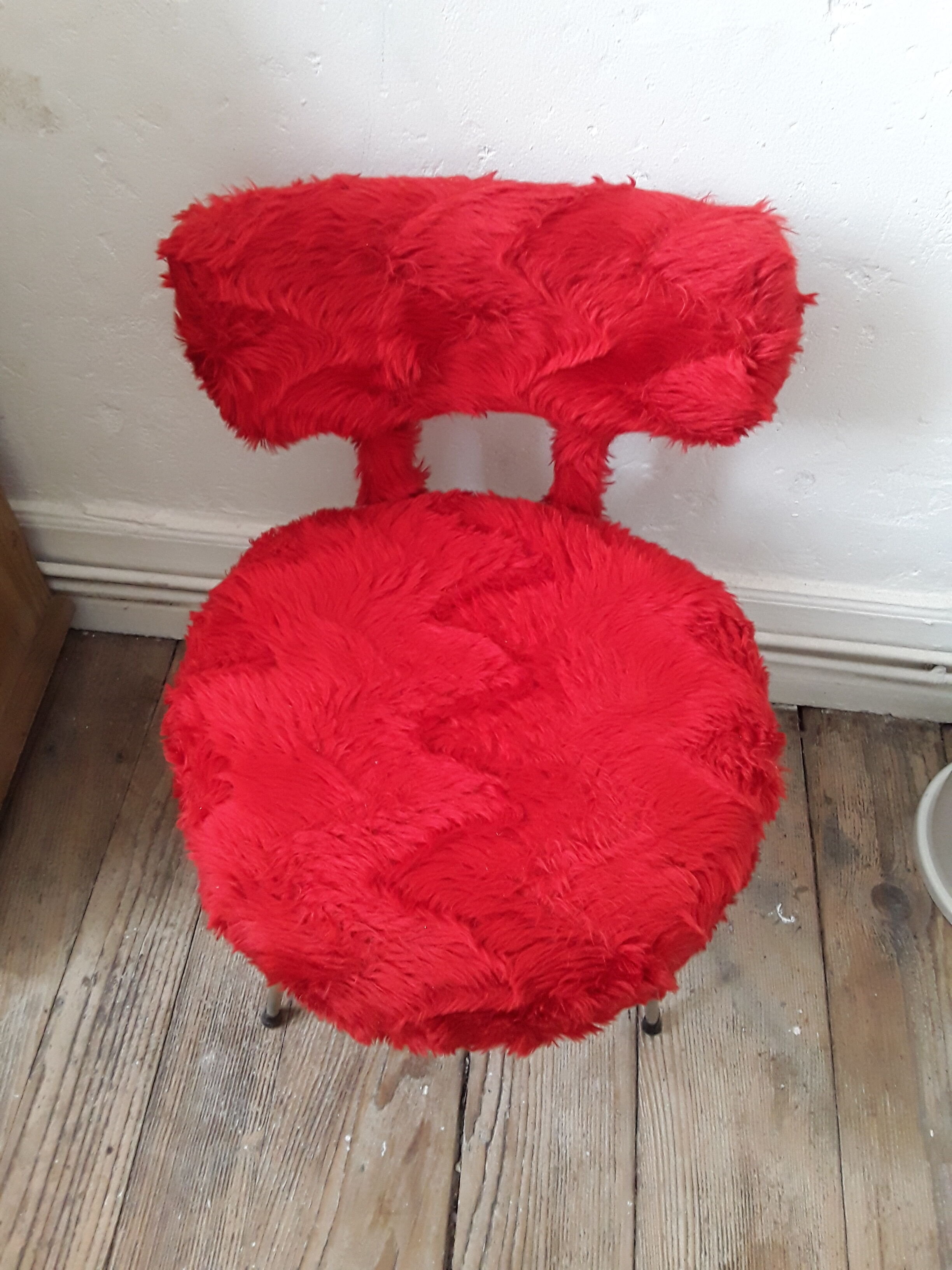 Vintage 70s plush chair