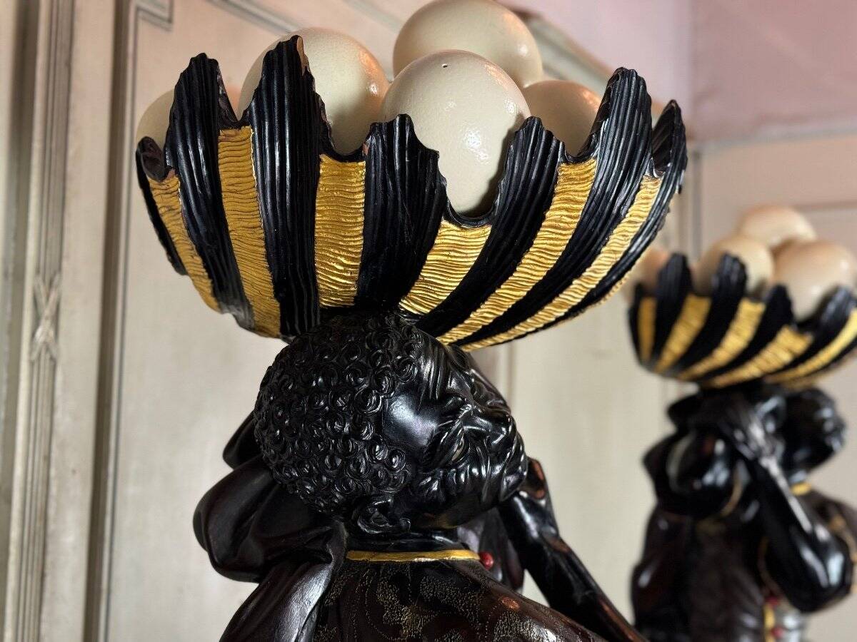 Pair of Moorish vasque holders, lacquered and gilded Venetian sculptures, circa 1880.
