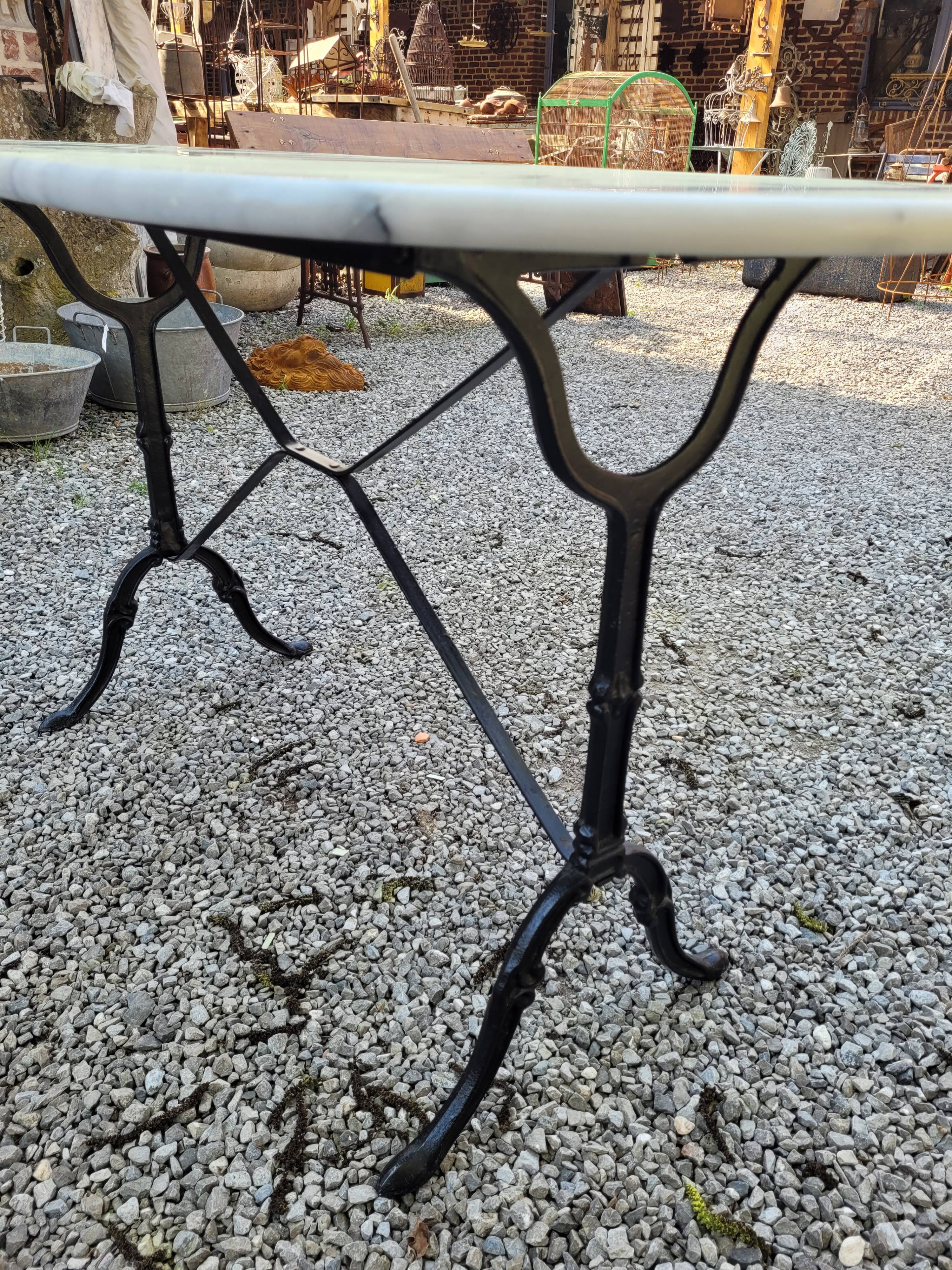 Table de bistrot marbre