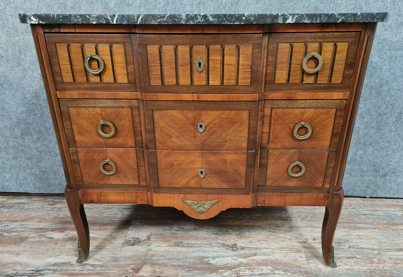 Commodity Transition of Lady to jump in noble wood marquetry around 1850