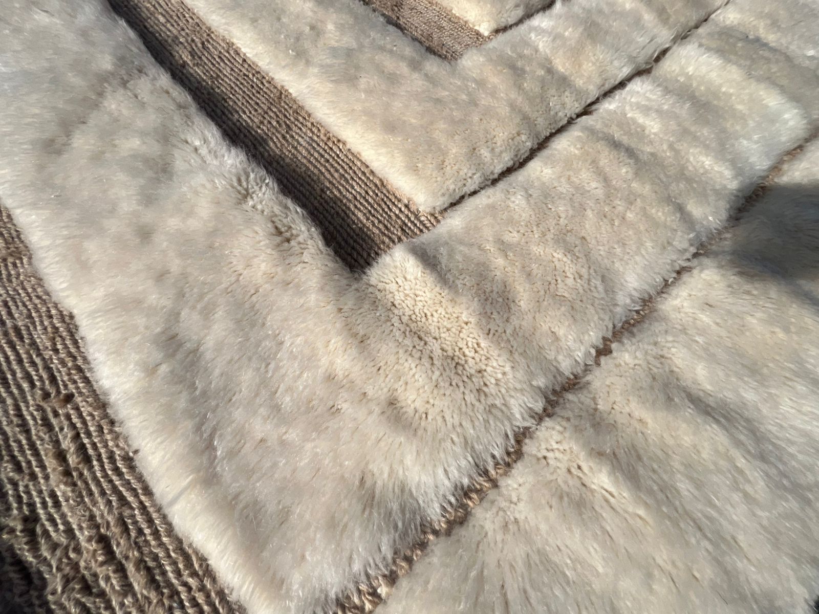 Beni Mrirt Moroccan Rug 400x300 cm – Natural wool – Geometric design