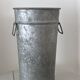 Vase de fleuriste en zinc