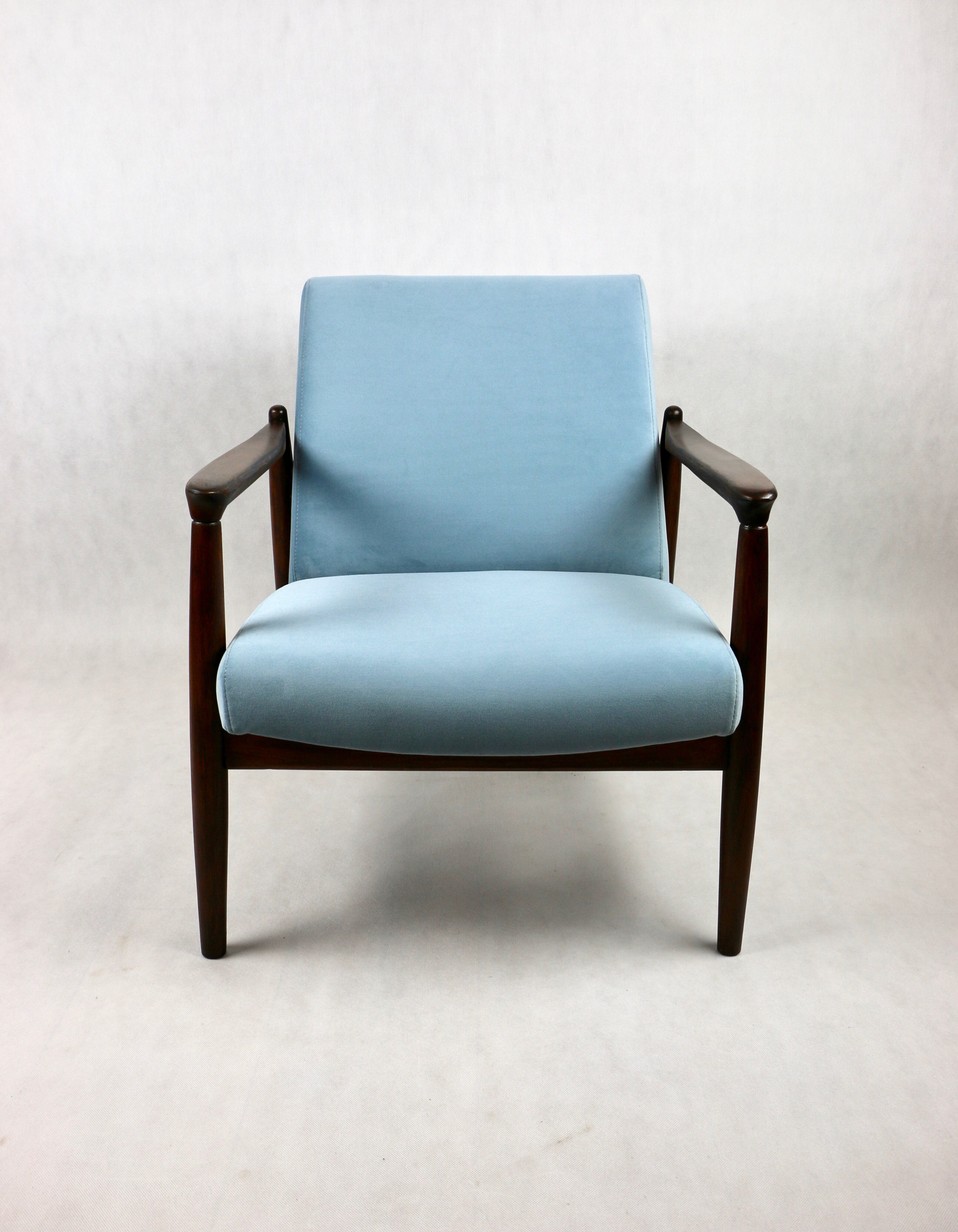 Light blue GFM-64 Armchair
