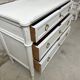 Commode de style Louis XVI peinte blanc